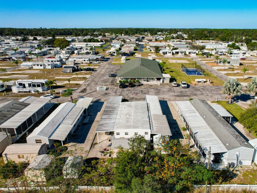 1305 Arizona Avenue, Frostproof, Florida 33843, 2 Bedrooms Bedrooms, ,2 BathroomsBathrooms,55-Plus Mobile Home,For Sale,Arizona Avenue,4289