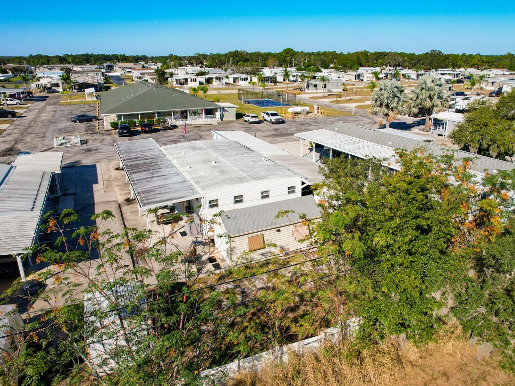 1305 Arizona Avenue, Frostproof, Florida 33843, 2 Bedrooms Bedrooms, ,2 BathroomsBathrooms,55-Plus Mobile Home,For Sale,Arizona Avenue,4289