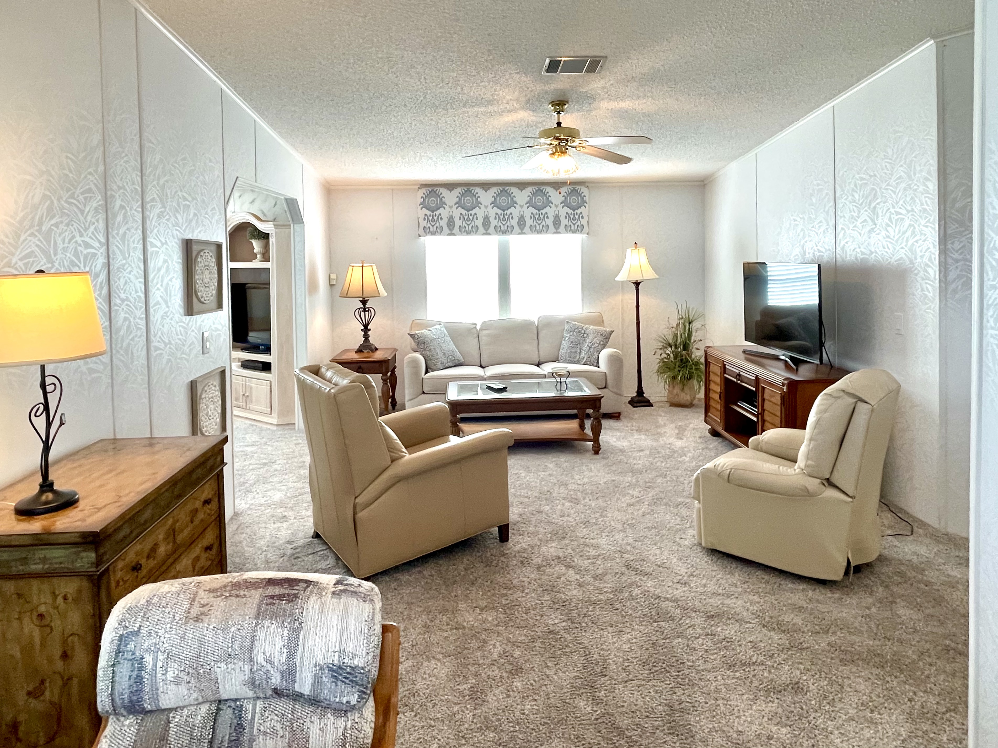 8607 27th Avenue E, Palmetto, Florida 34221, 2 Bedrooms Bedrooms, ,2 BathroomsBathrooms,55-Plus Mobile Home,For Sale,27th Avenue E,4290