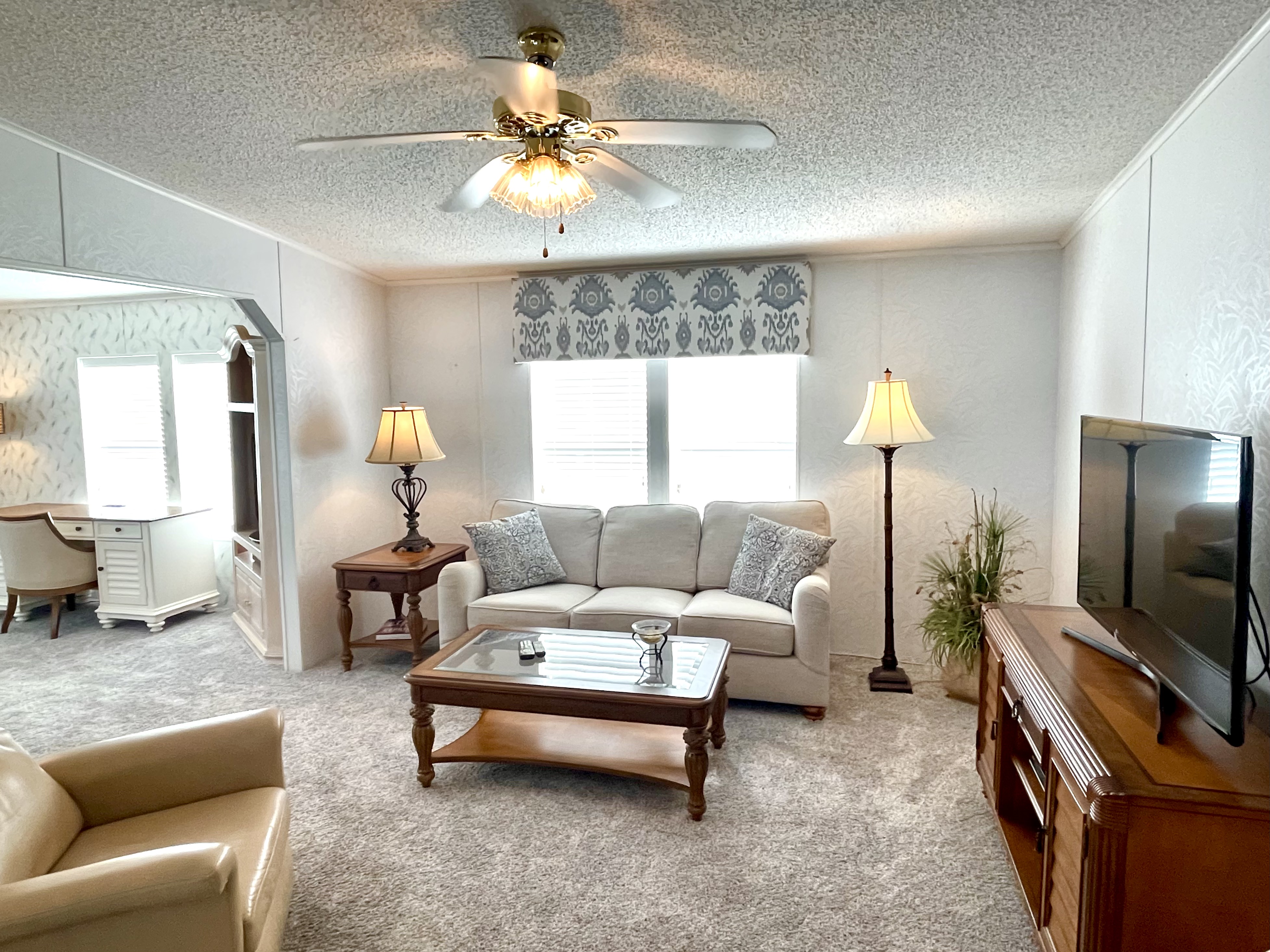 8607 27th Avenue E, Palmetto, Florida 34221, 2 Bedrooms Bedrooms, ,2 BathroomsBathrooms,55-Plus Mobile Home,For Sale,27th Avenue E,4290