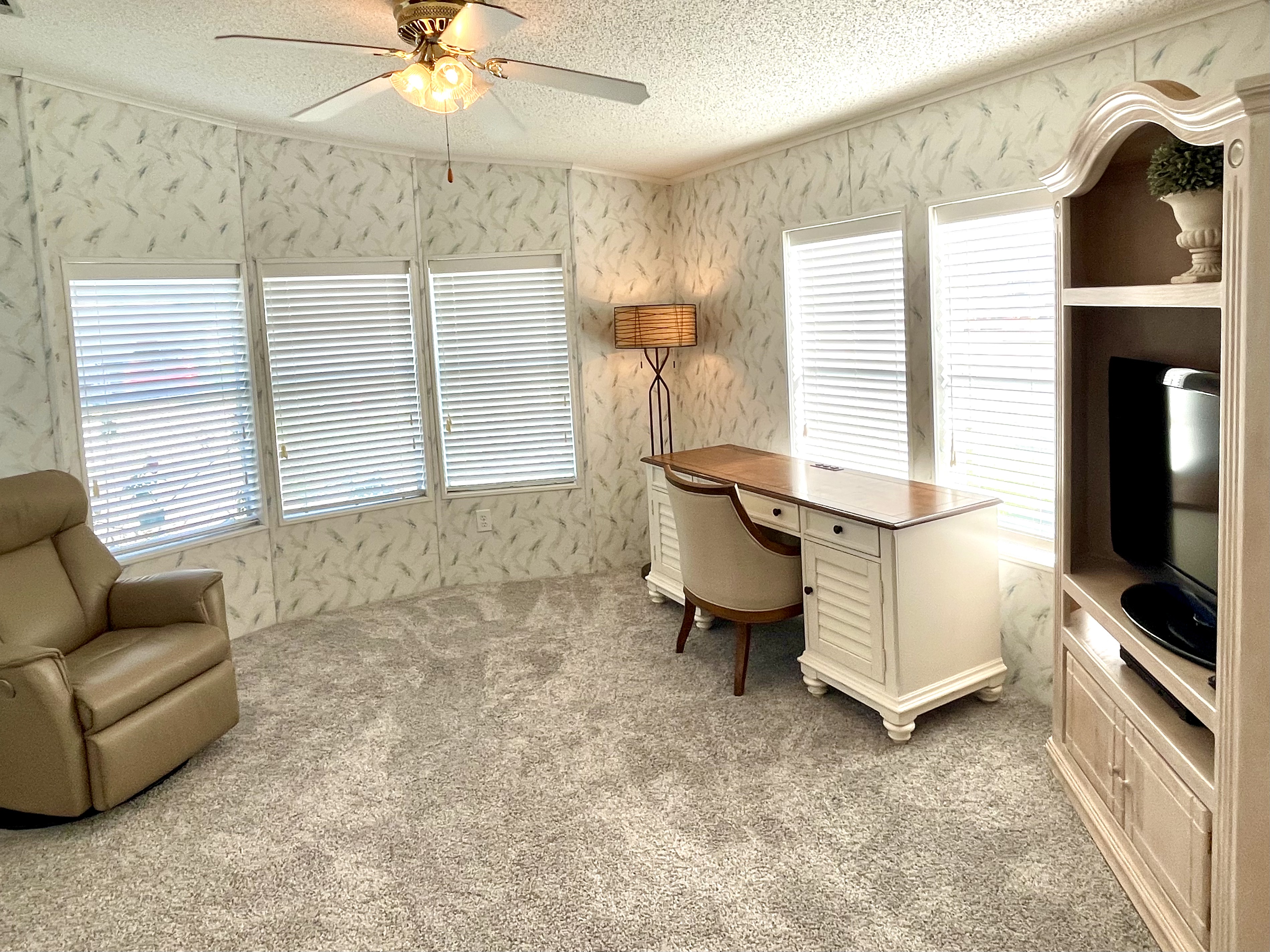 8607 27th Avenue E, Palmetto, Florida 34221, 2 Bedrooms Bedrooms, ,2 BathroomsBathrooms,55-Plus Mobile Home,For Sale,27th Avenue E,4290