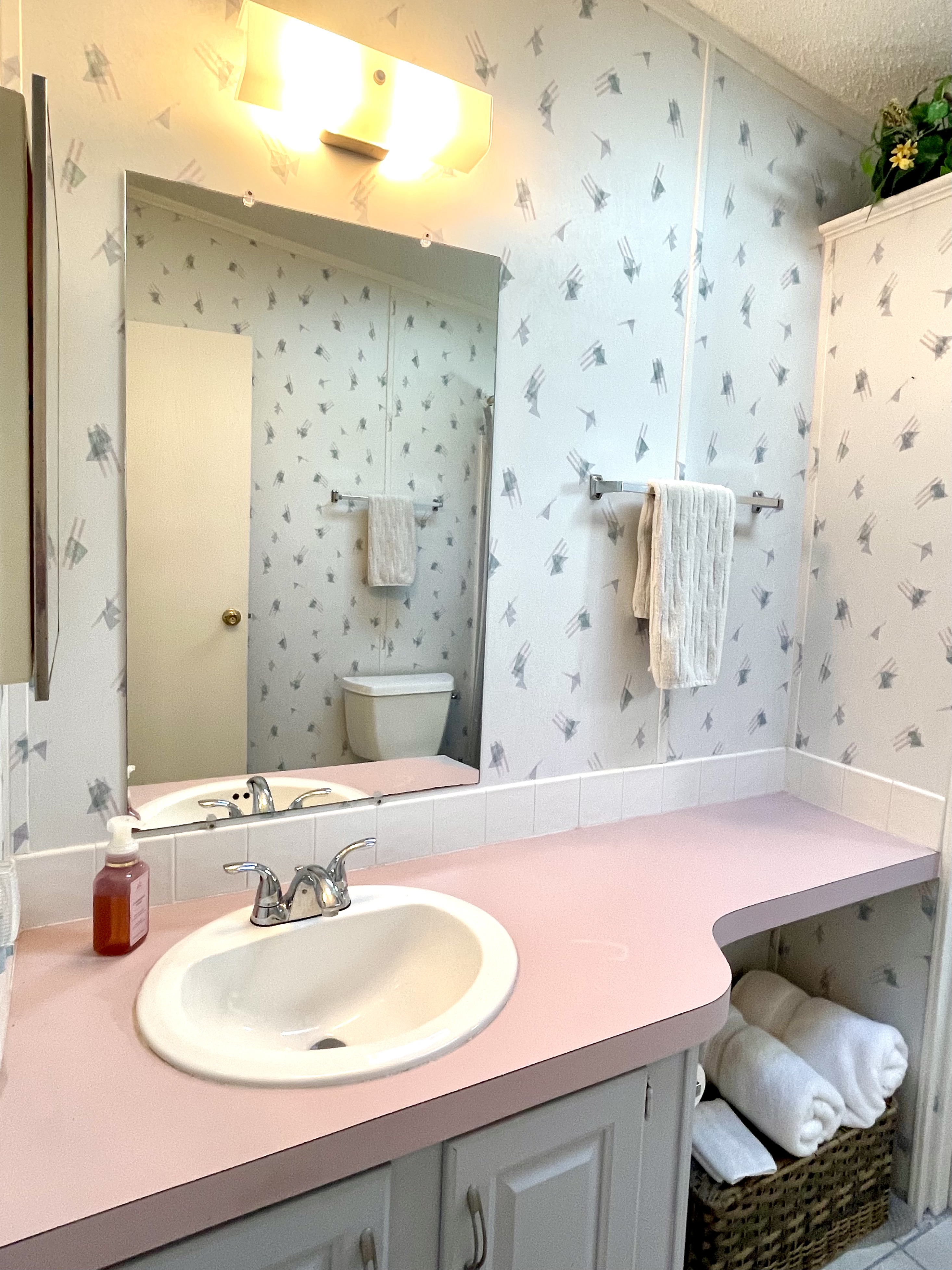 8607 27th Avenue E, Palmetto, Florida 34221, 2 Bedrooms Bedrooms, ,2 BathroomsBathrooms,55-Plus Mobile Home,For Sale,27th Avenue E,4290