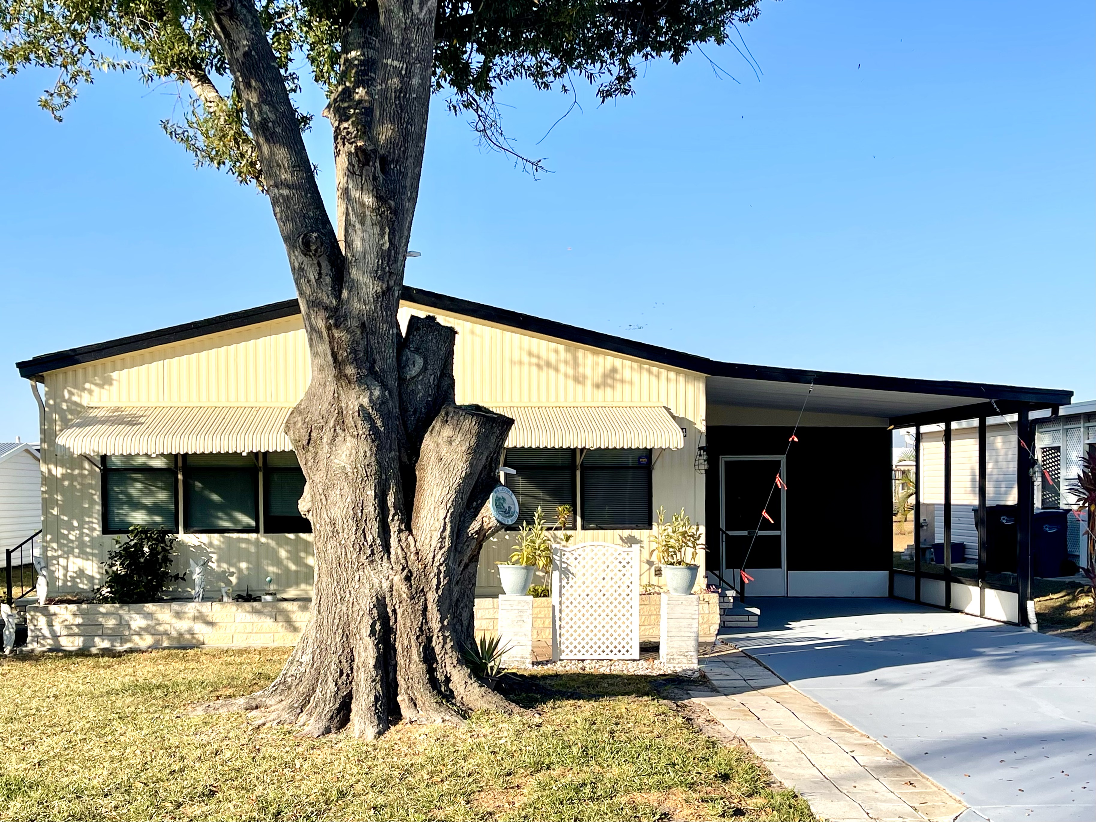 8304 Desoto Drive, Ellenton, Florida 34222, 3 Bedrooms Bedrooms, ,2.5 BathroomsBathrooms,55-Plus Mobile Home,For Sale,Desoto Drive,4294