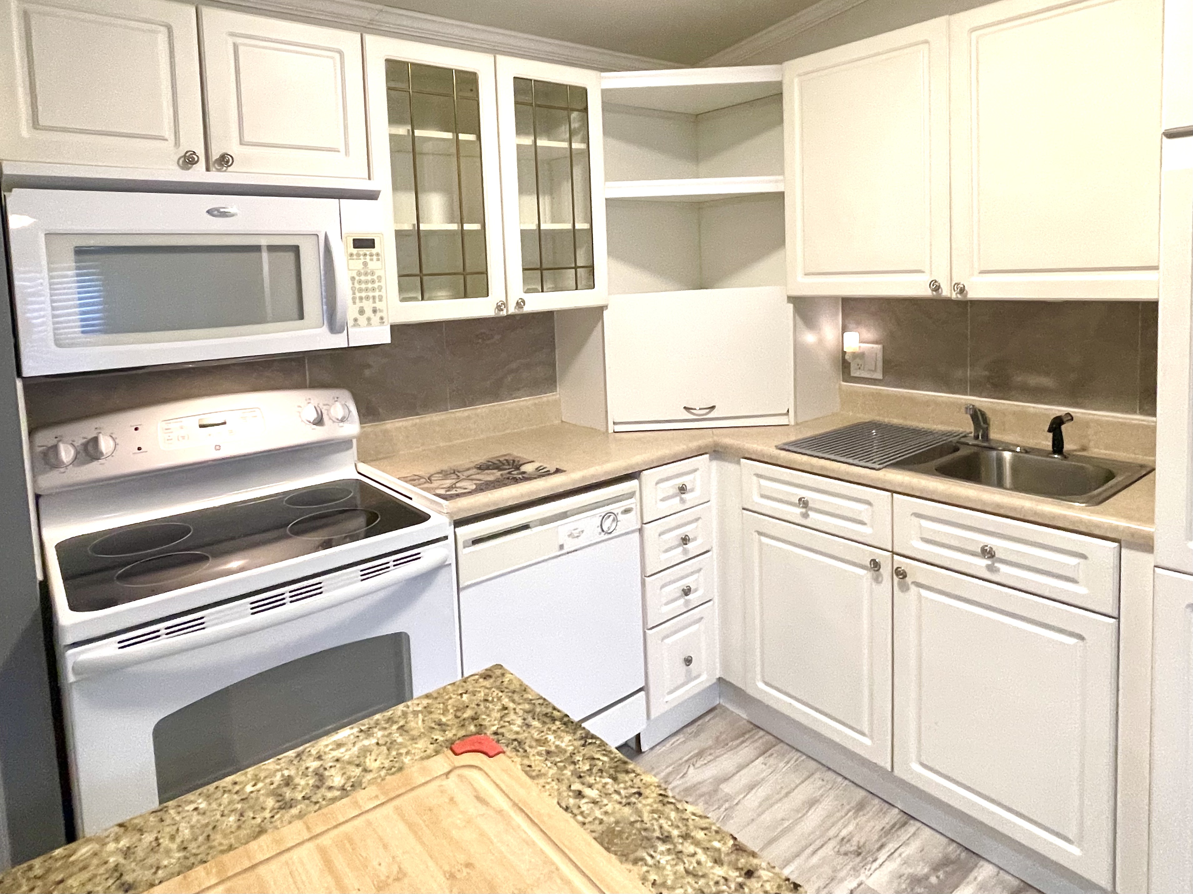 8304 Desoto Drive, Ellenton, Florida 34222, 3 Bedrooms Bedrooms, ,2.5 BathroomsBathrooms,55-Plus Mobile Home,For Sale,Desoto Drive,4294