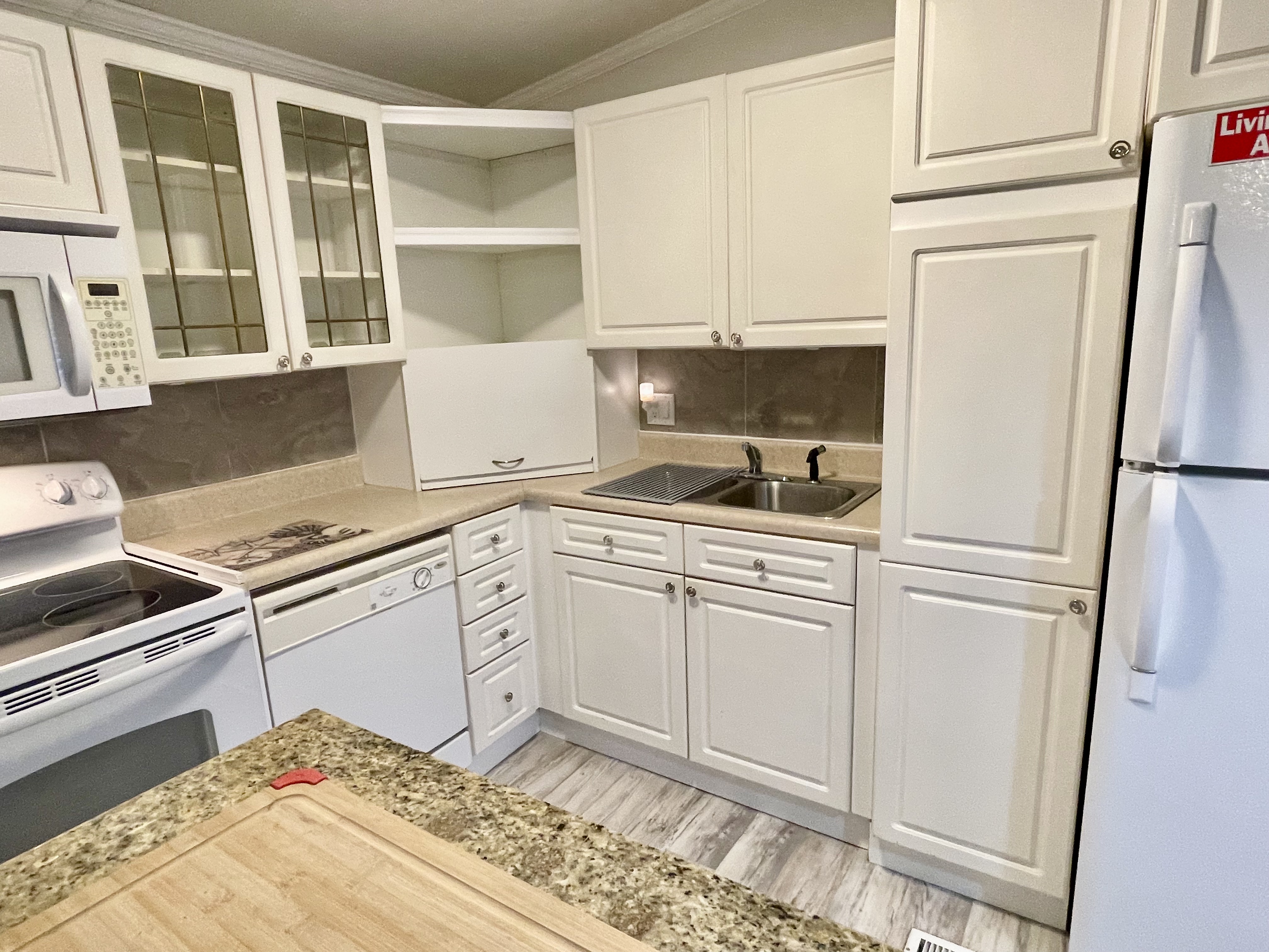 8304 Desoto Drive, Ellenton, Florida 34222, 3 Bedrooms Bedrooms, ,2.5 BathroomsBathrooms,55-Plus Mobile Home,For Sale,Desoto Drive,4294