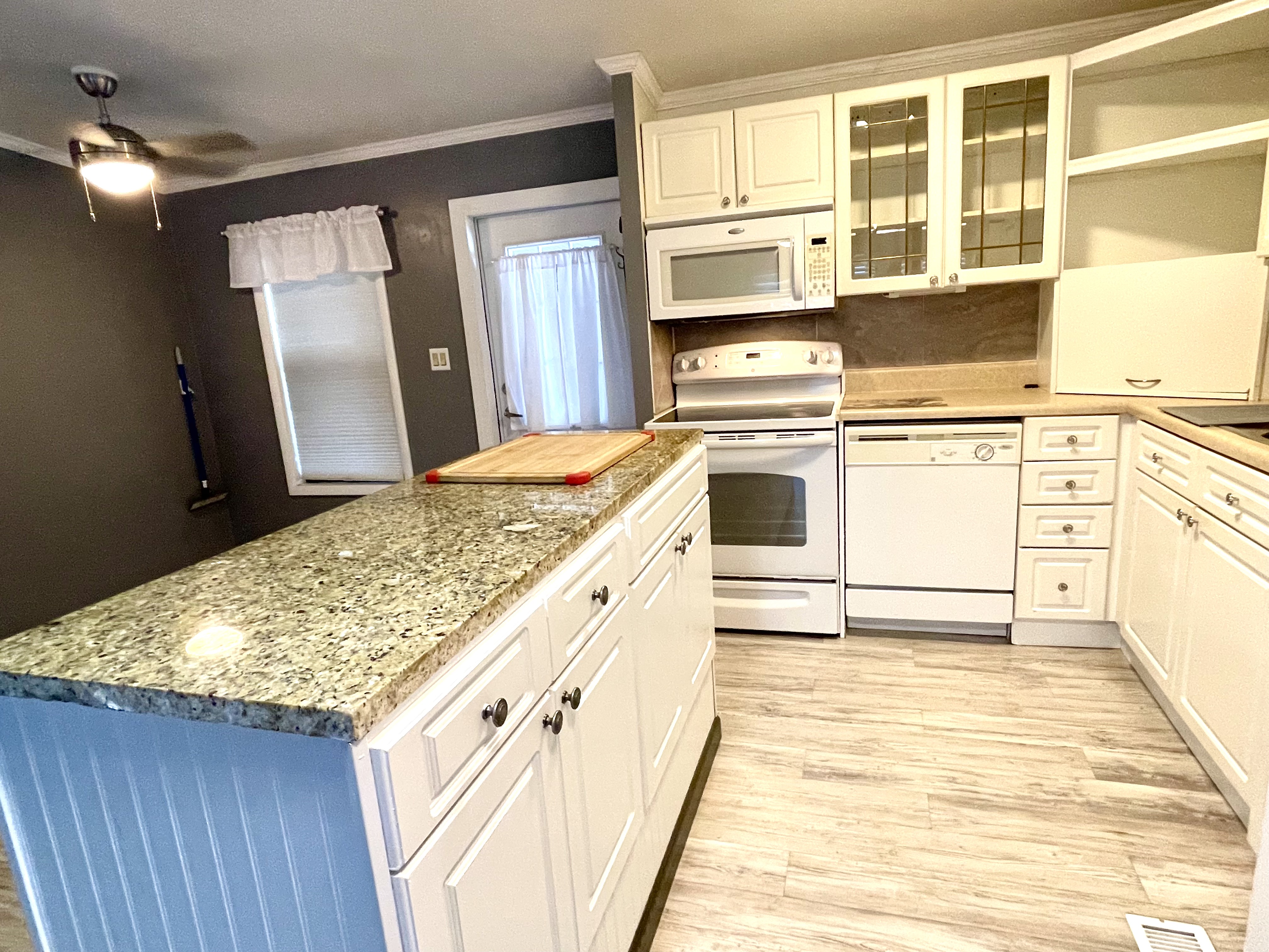 8304 Desoto Drive, Ellenton, Florida 34222, 3 Bedrooms Bedrooms, ,2.5 BathroomsBathrooms,55-Plus Mobile Home,For Sale,Desoto Drive,4294