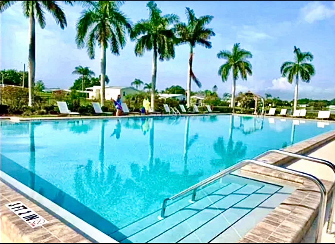 8304 Desoto Drive, Ellenton, Florida 34222, 3 Bedrooms Bedrooms, ,2.5 BathroomsBathrooms,55-Plus Mobile Home,For Sale,Desoto Drive,4294