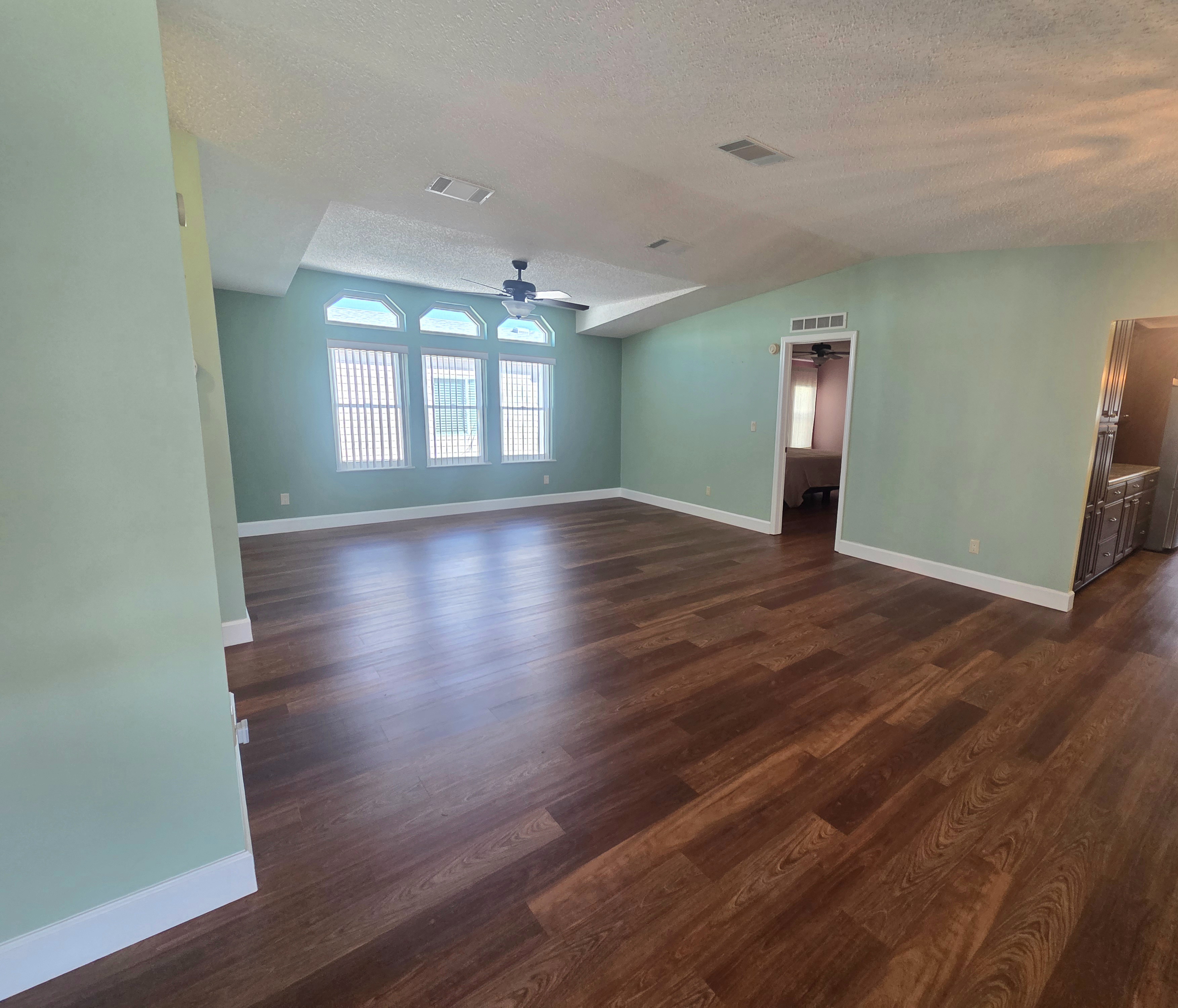 8605 27th Avenue E, Palmetto, Florida 34221, 2 Bedrooms Bedrooms, ,2 BathroomsBathrooms,55-Plus Mobile Home,For Sale,27th Avenue E,4303