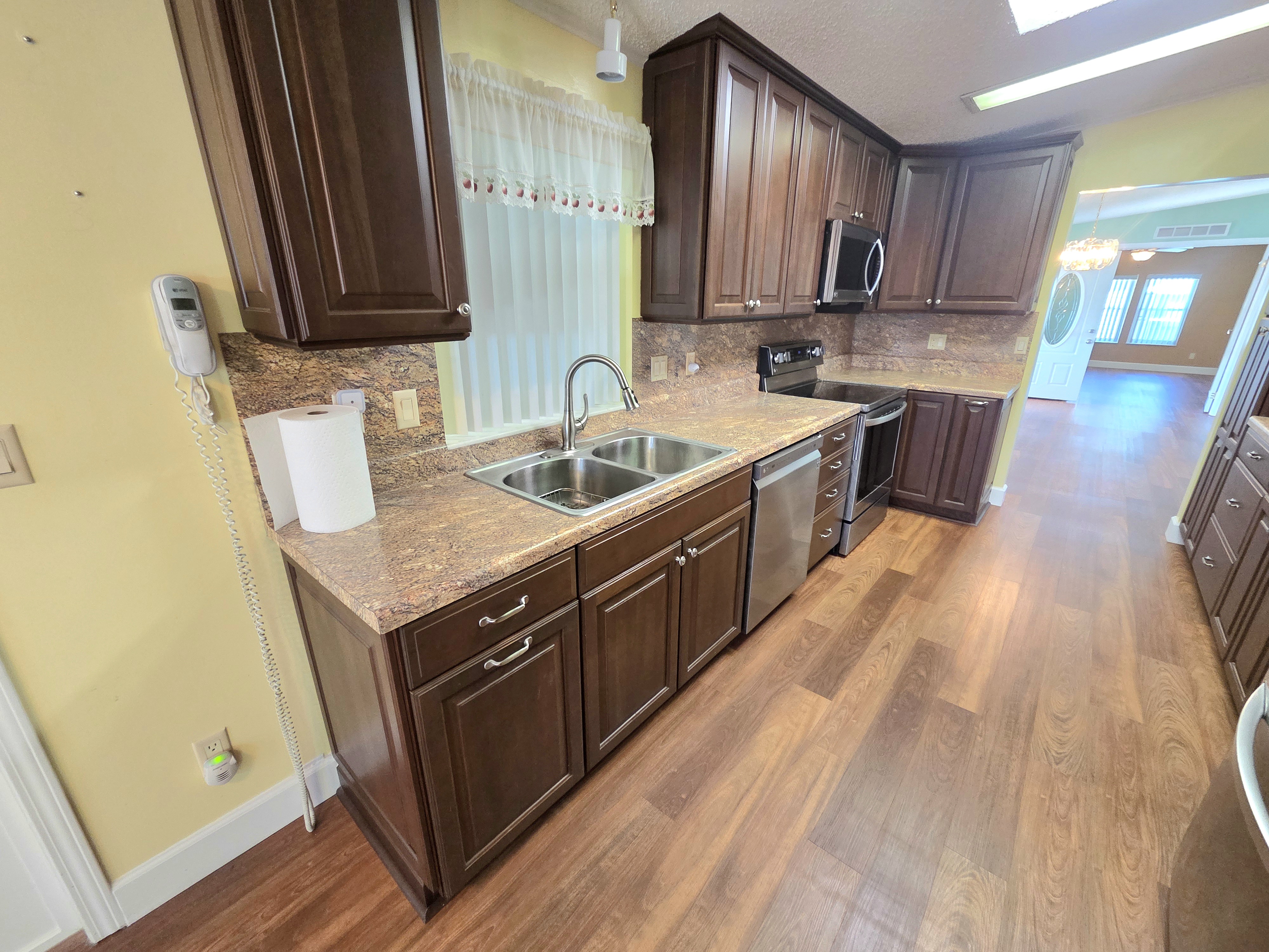 8605 27th Avenue E, Palmetto, Florida 34221, 2 Bedrooms Bedrooms, ,2 BathroomsBathrooms,55-Plus Mobile Home,For Sale,27th Avenue E,4303