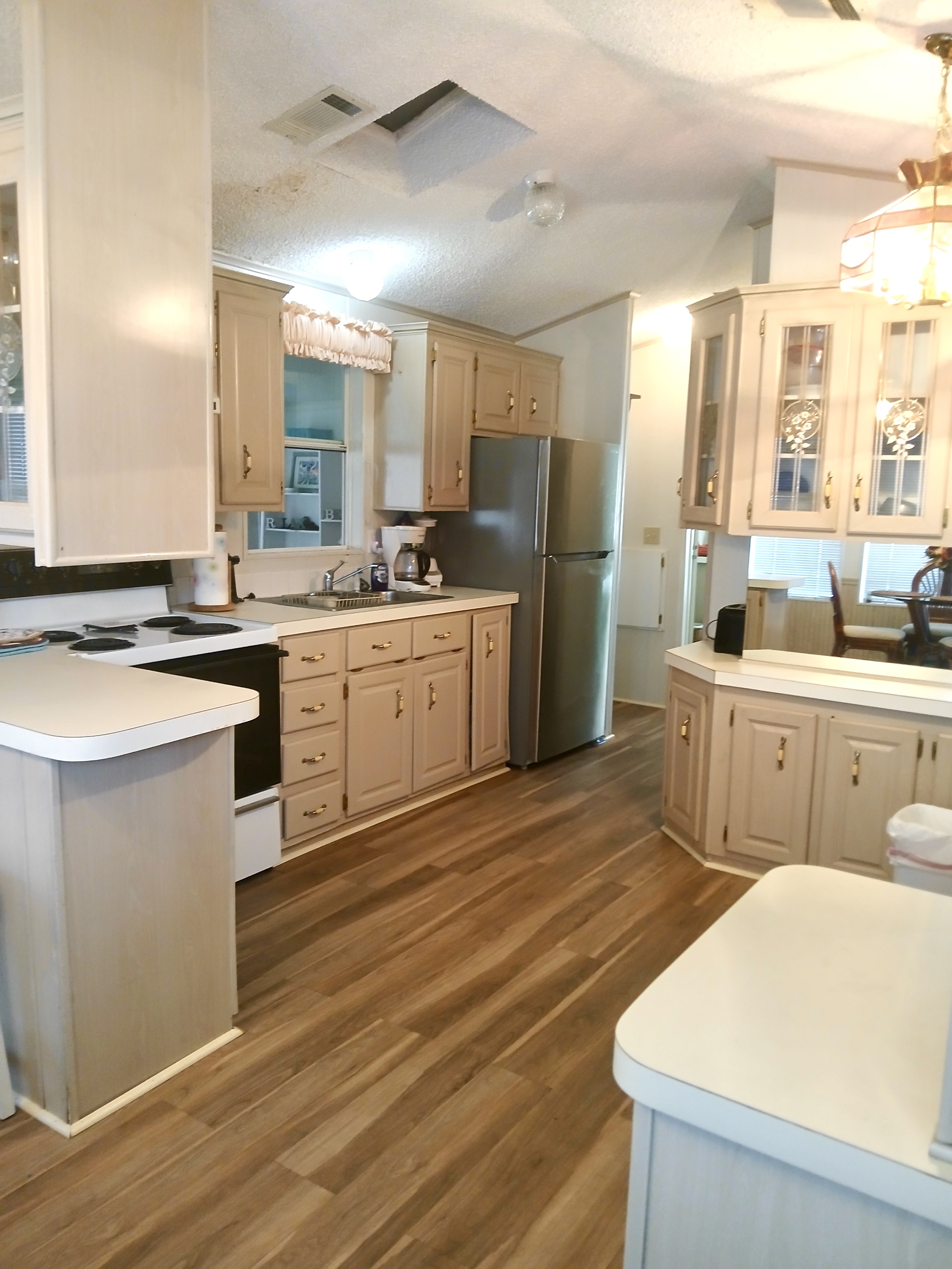 9303 Bayshore Road, Lot A2, Palmetto, Florida 34221, 2 Bedrooms Bedrooms, ,1 BathroomBathrooms,55-Plus Mobile Home,For Sale,9303 Bayshore Road, Lot A2,4326