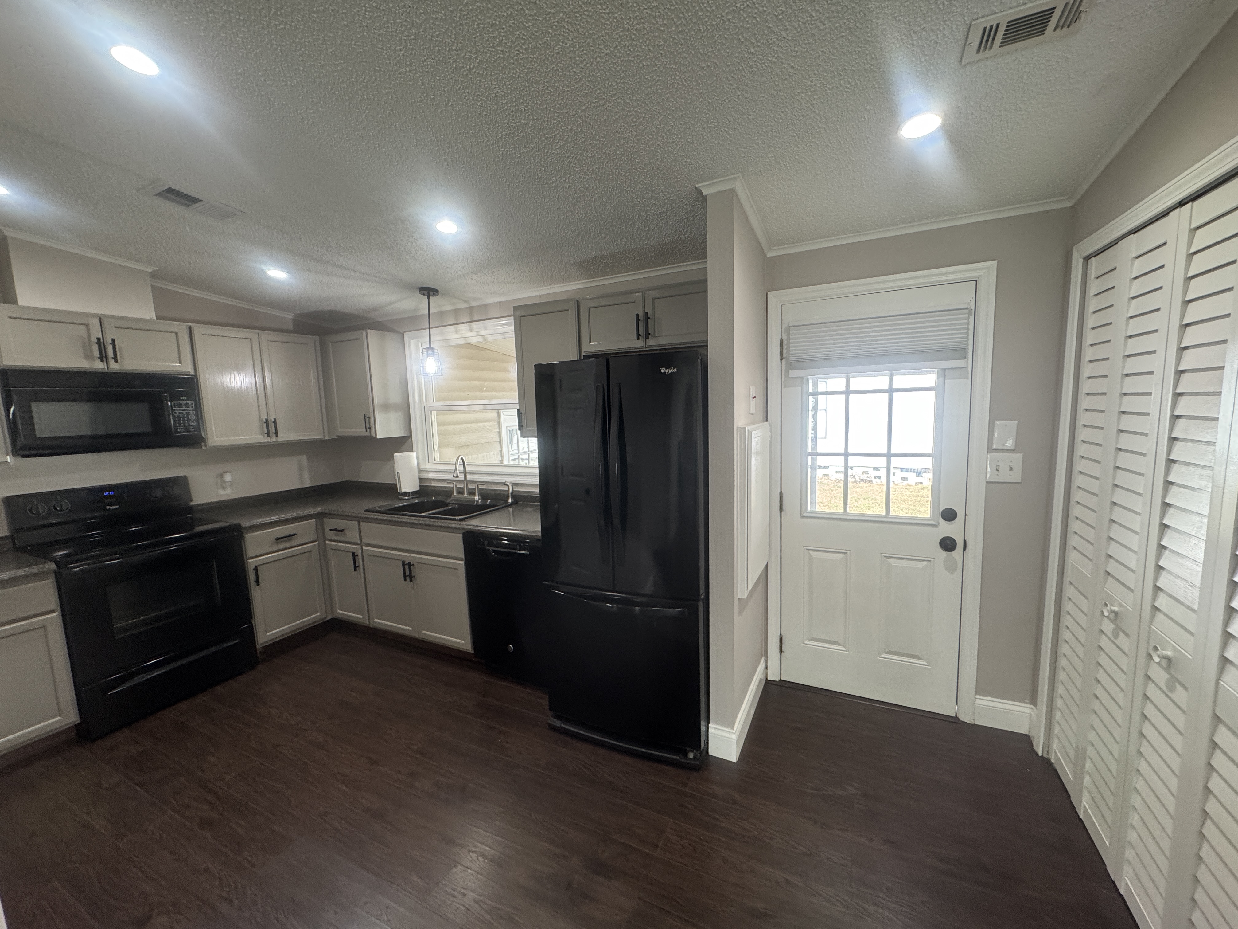 3803 Buena Vista Dr S, Ellenton, Florida 34222, 2 Bedrooms Bedrooms, ,2 BathroomsBathrooms,55-Plus Mobile Home,For Sale,Buena Vista Dr S,4331