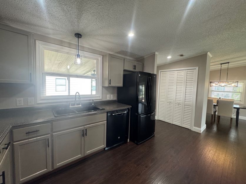 3803 Buena Vista Dr S, Ellenton, Florida 34222, 2 Bedrooms Bedrooms, ,2 BathroomsBathrooms,55-Plus Mobile Home,For Sale,Buena Vista Dr S,4331