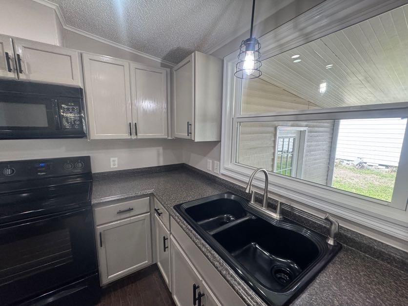 3803 Buena Vista Dr S, Ellenton, Florida 34222, 2 Bedrooms Bedrooms, ,2 BathroomsBathrooms,55-Plus Mobile Home,For Sale,Buena Vista Dr S,4331