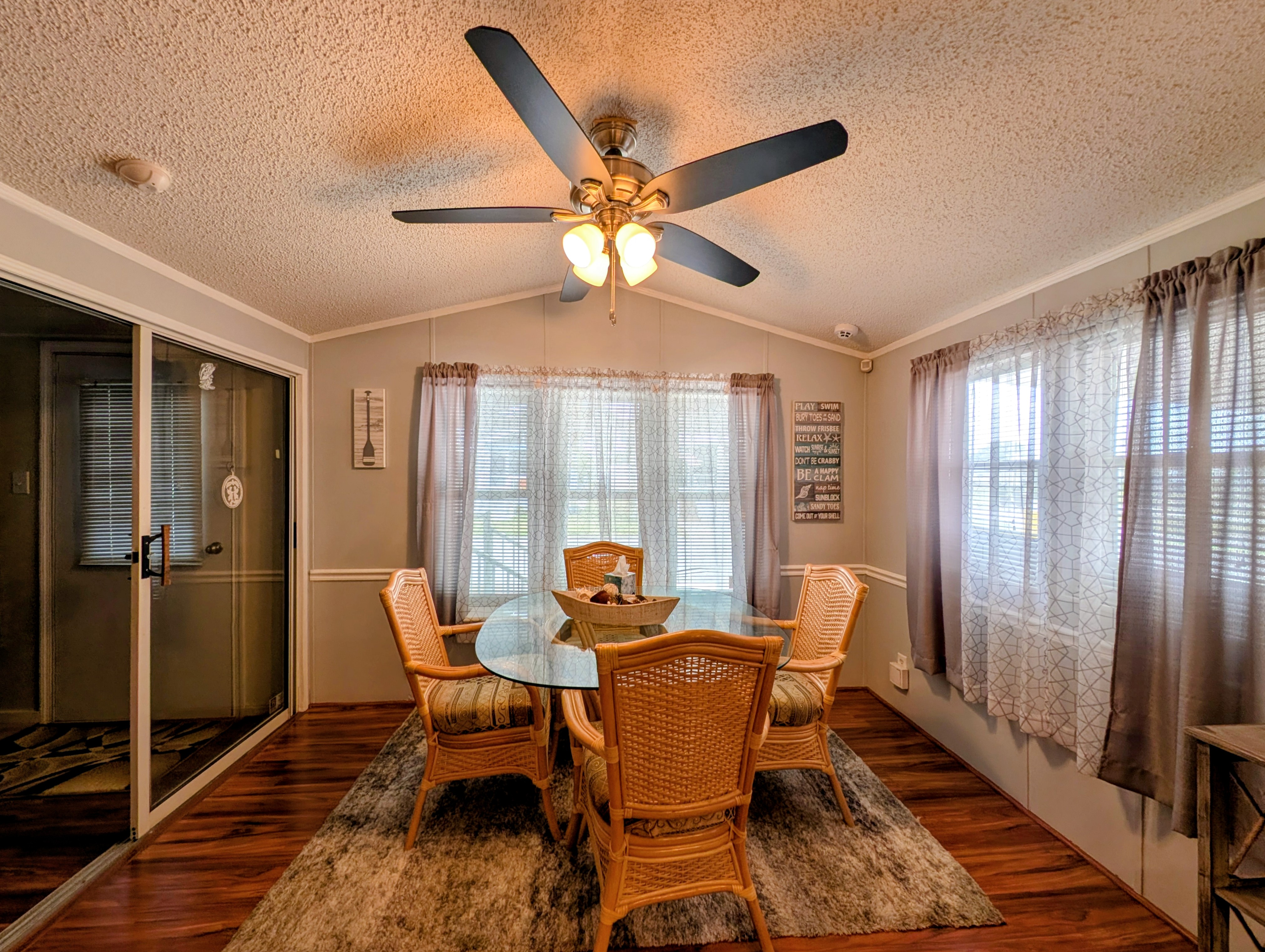 2206 Chaney Dr, Lot 414, Ruskin, Florida 33570, 2 Bedrooms Bedrooms, ,1 BathroomBathrooms,55-Plus Mobile Home,For Sale,Chaney Dr, Lot 414,4339