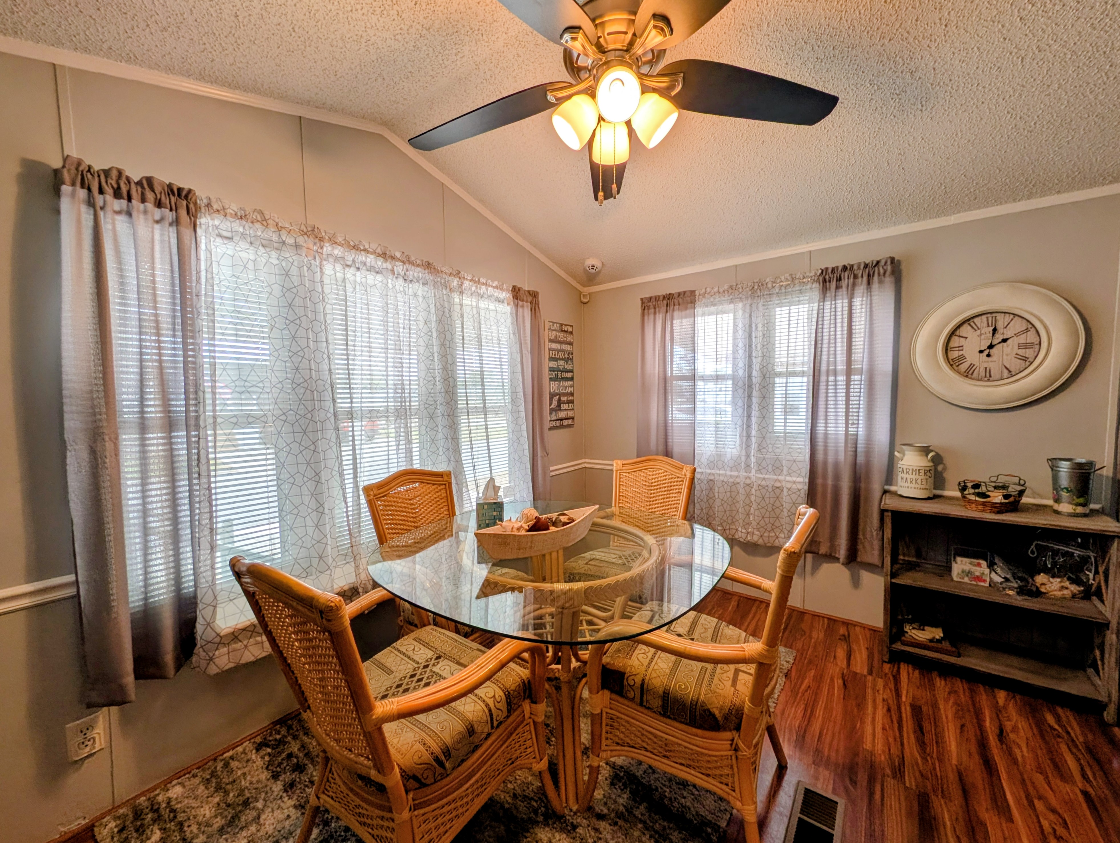 2206 Chaney Dr, Lot 414, Ruskin, Florida 33570, 2 Bedrooms Bedrooms, ,1 BathroomBathrooms,55-Plus Mobile Home,For Sale,Chaney Dr, Lot 414,4339