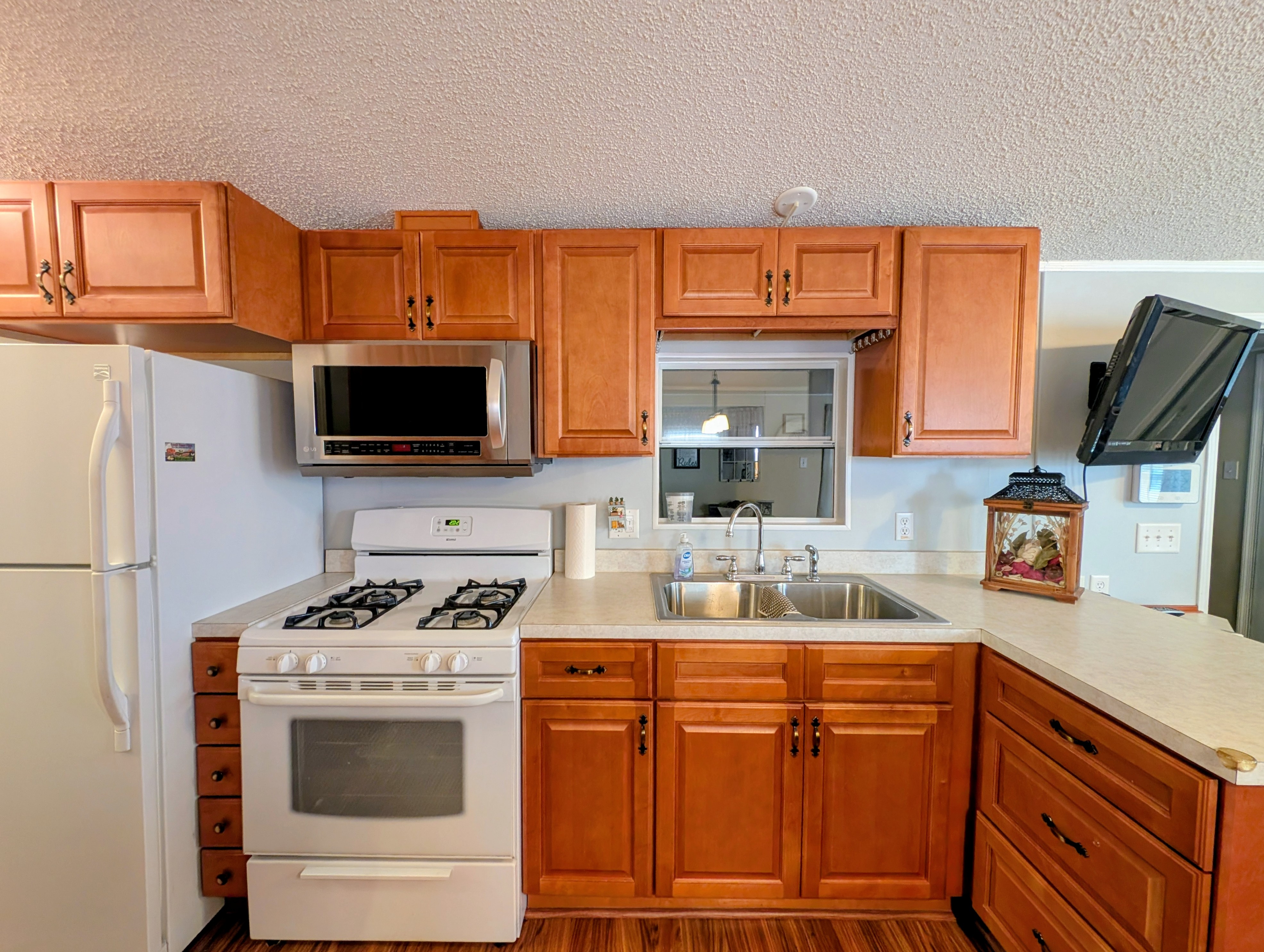 2206 Chaney Dr, Lot 414, Ruskin, Florida 33570, 2 Bedrooms Bedrooms, ,1 BathroomBathrooms,55-Plus Mobile Home,For Sale,Chaney Dr, Lot 414,4339