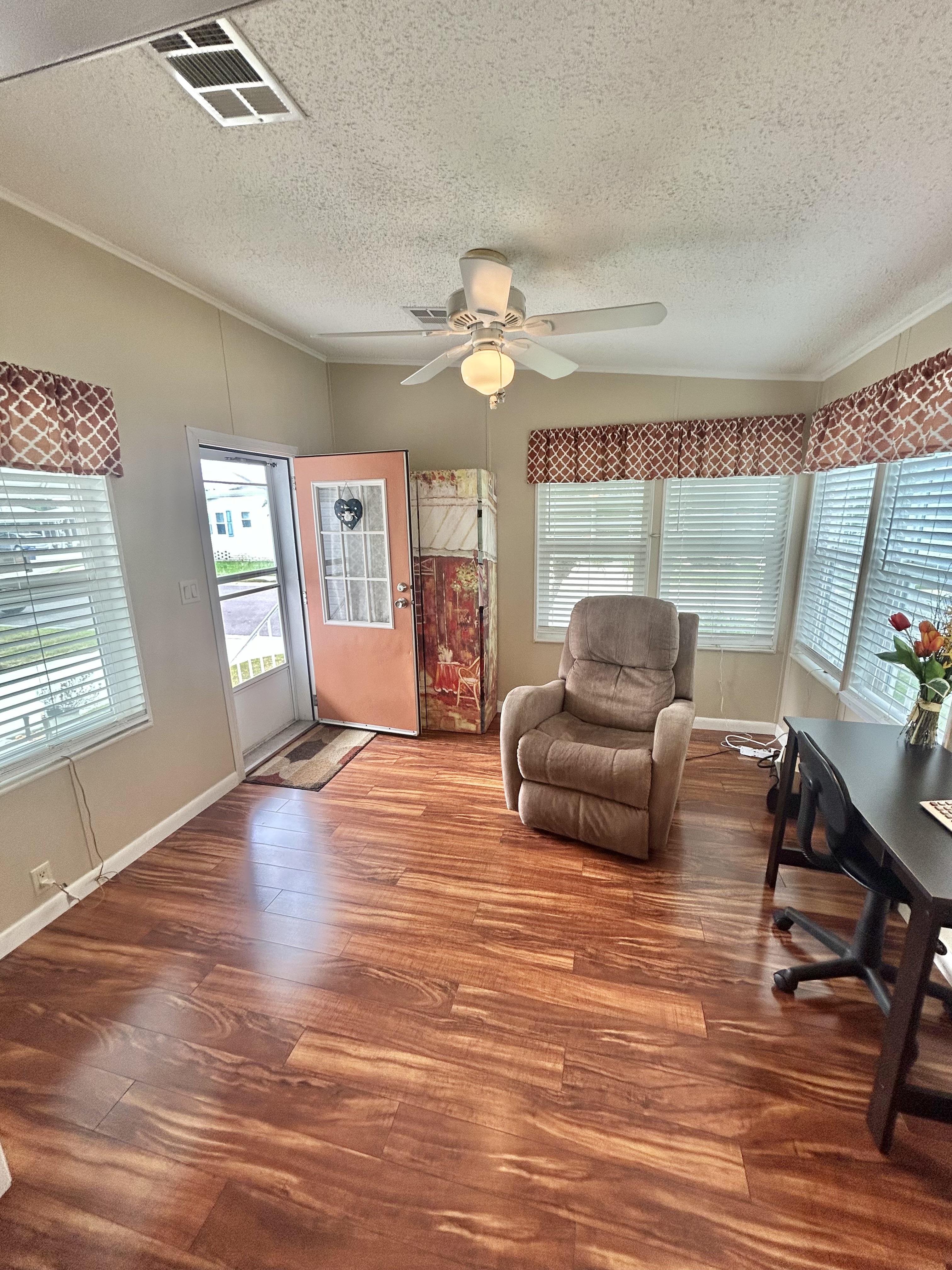 8606 27th Ave E, Palmetto, Florida 34221, 2 Bedrooms Bedrooms, ,2 BathroomsBathrooms,55-Plus Mobile Home,For Sale,27th Ave E,4352