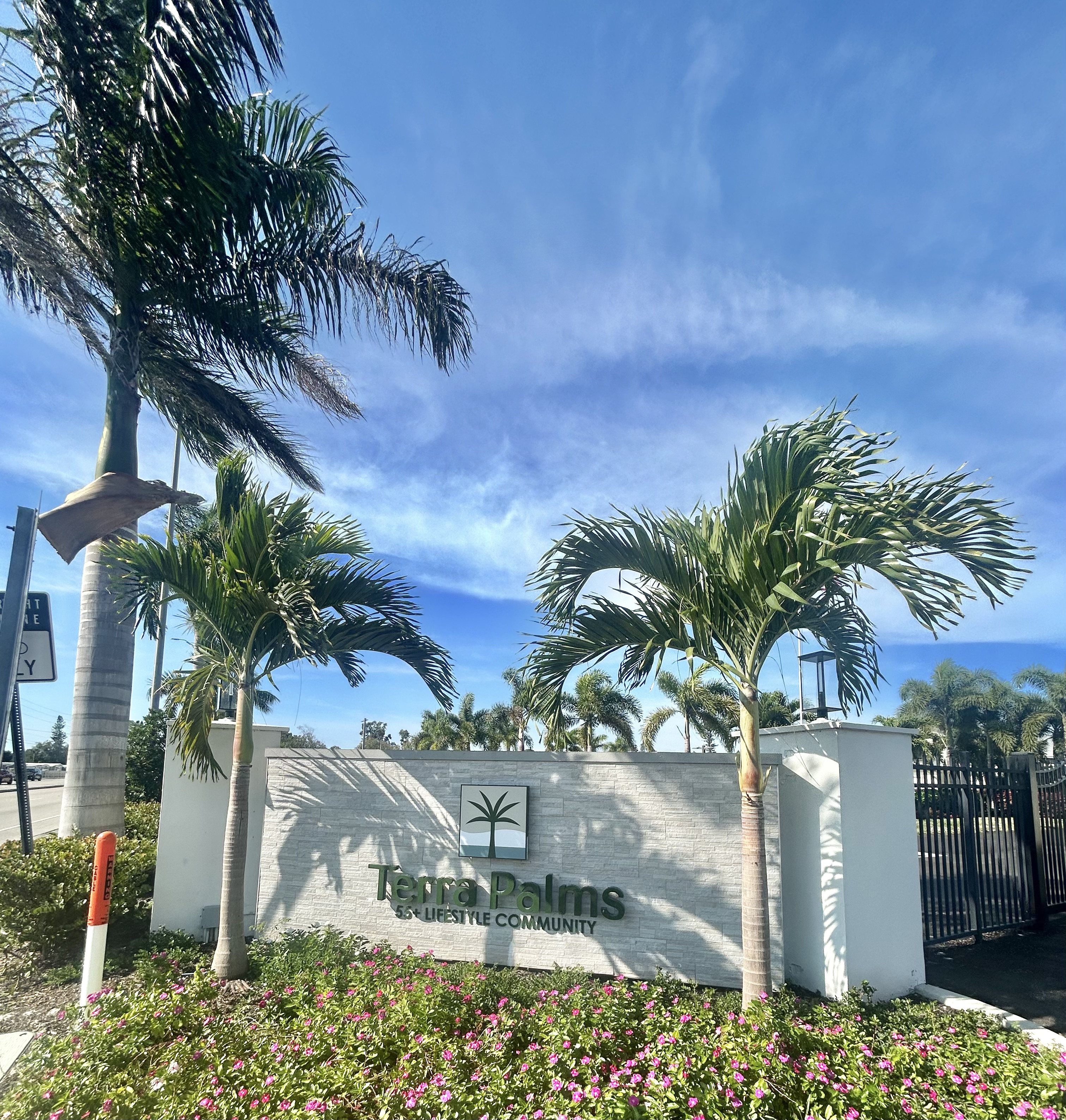 267 Coconut St, Bradenton, Florida 34207, 2 Bedrooms Bedrooms, ,2 BathroomsBathrooms,55-Plus Mobile Home,For Sale,Coconut St,4354