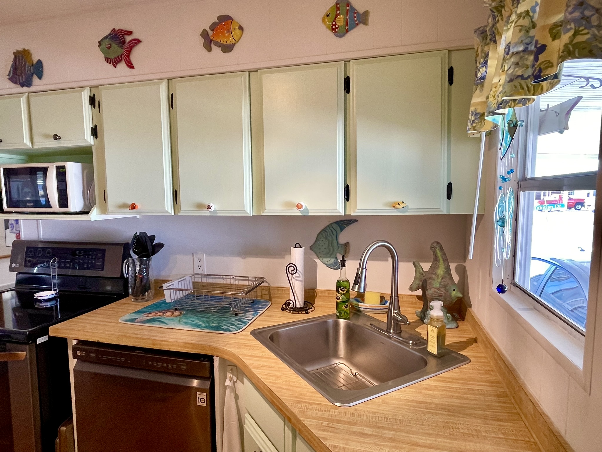 365 Tahitian Drive, Ellenton, Florida 34222, 2 Bedrooms Bedrooms, ,2 BathroomsBathrooms,55-Plus Mobile Home,For Sale,Tahitian Drive,4373