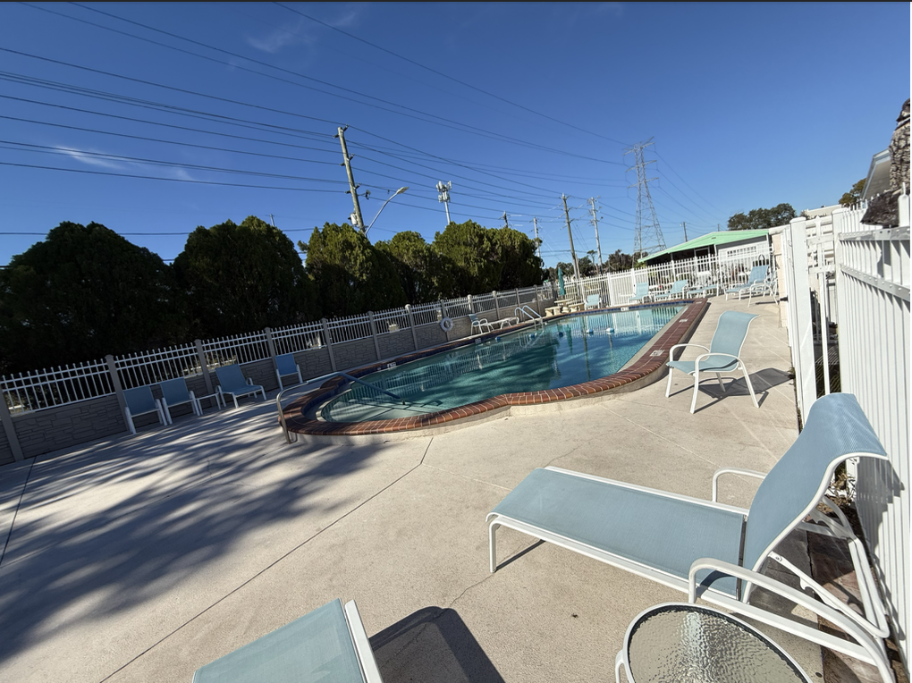 20000 US Hwy 19 N, Lot 607, Clearwater, Florida 33764, 2 Bedrooms Bedrooms, ,1 BathroomBathrooms,55-Plus Mobile Home,For Sale,US Hwy 19 N, Lot 607,4385