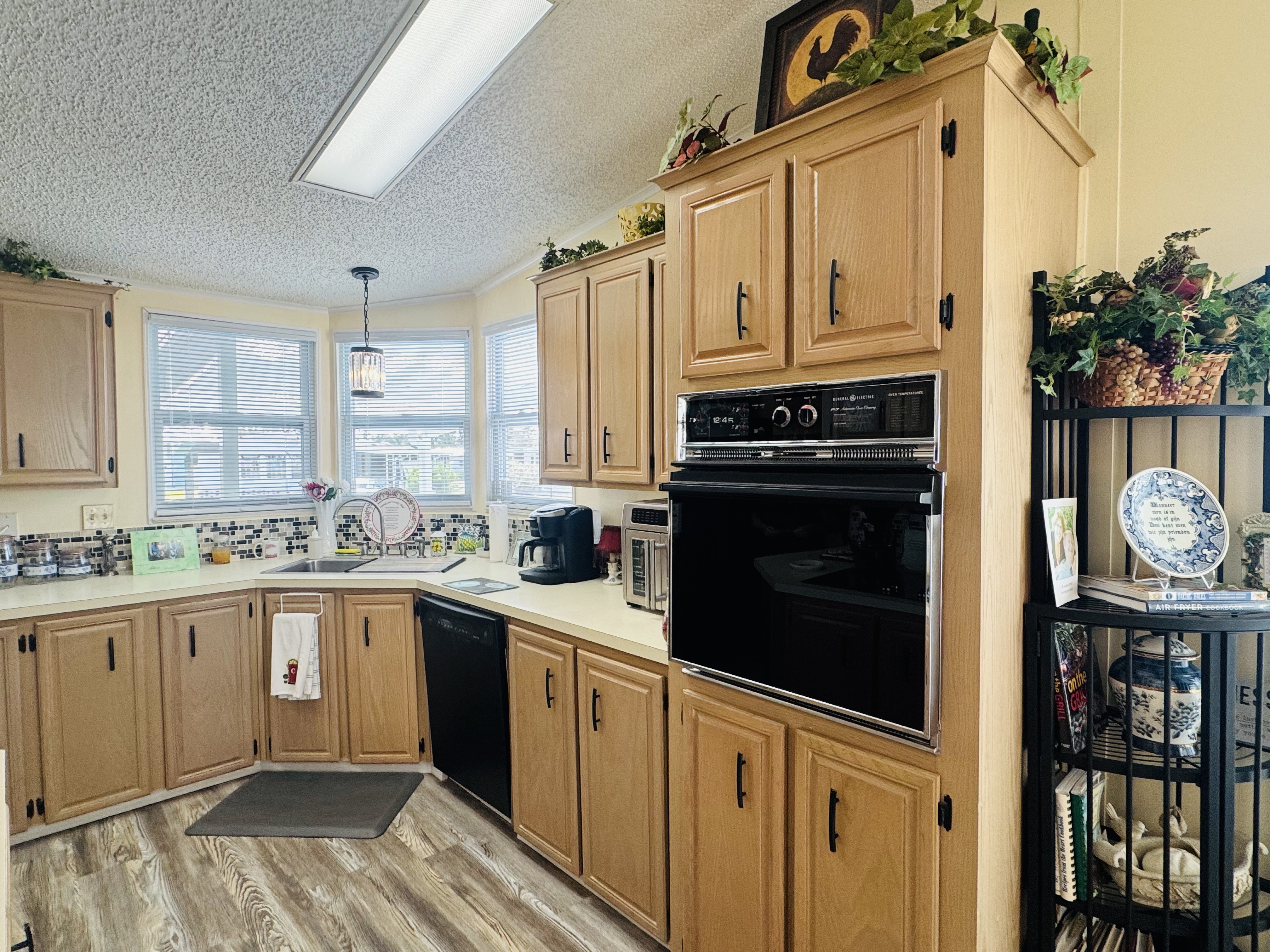 3716 Buena Vista Way South, Ellenton, Florida 34222, 2 Bedrooms Bedrooms, ,2 BathroomsBathrooms,55-Plus Mobile Home,For Sale,Buena Vista Way South,4387