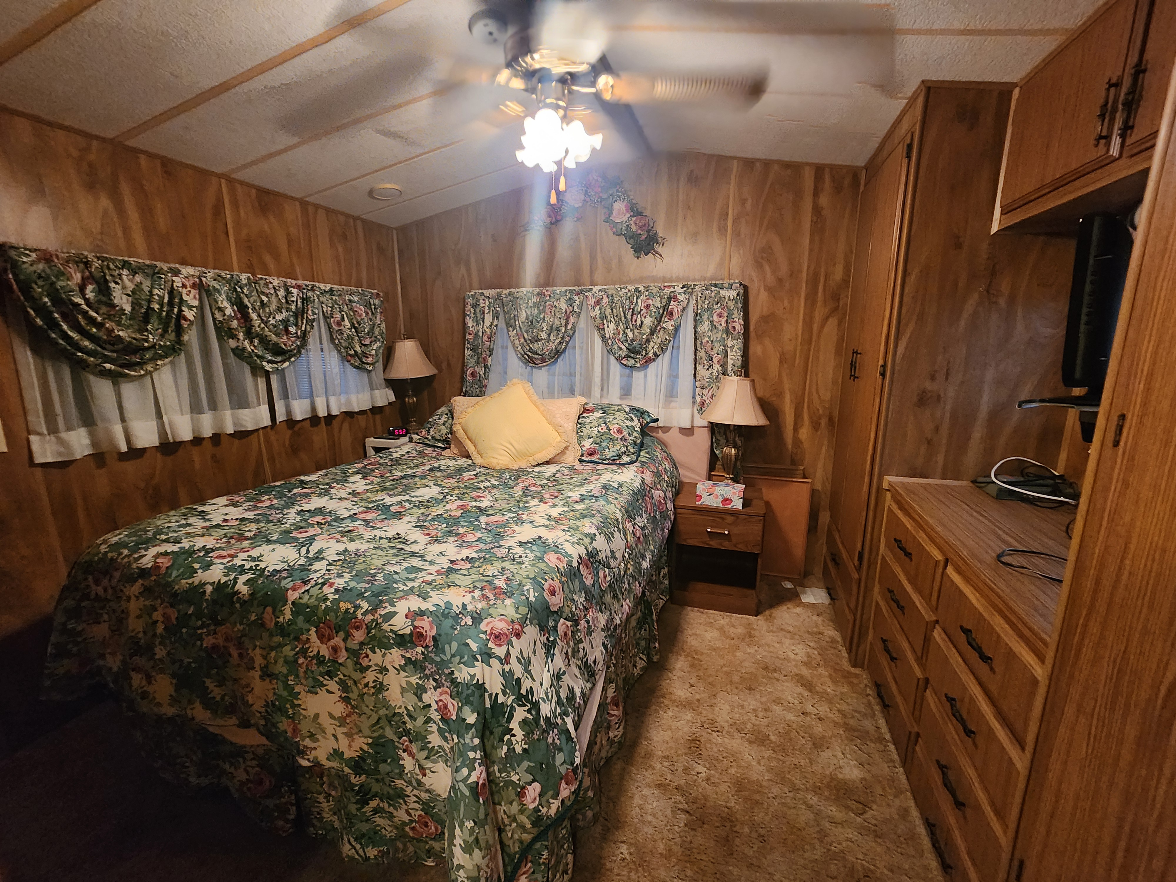 8615 Bayshore Rd, Lot 120, Palmetto, Florida 34221, 1 Bedroom Bedrooms, ,1 BathroomBathrooms,55-Plus Mobile Home,For Sale,Bayshore Rd, Lot 120,4404