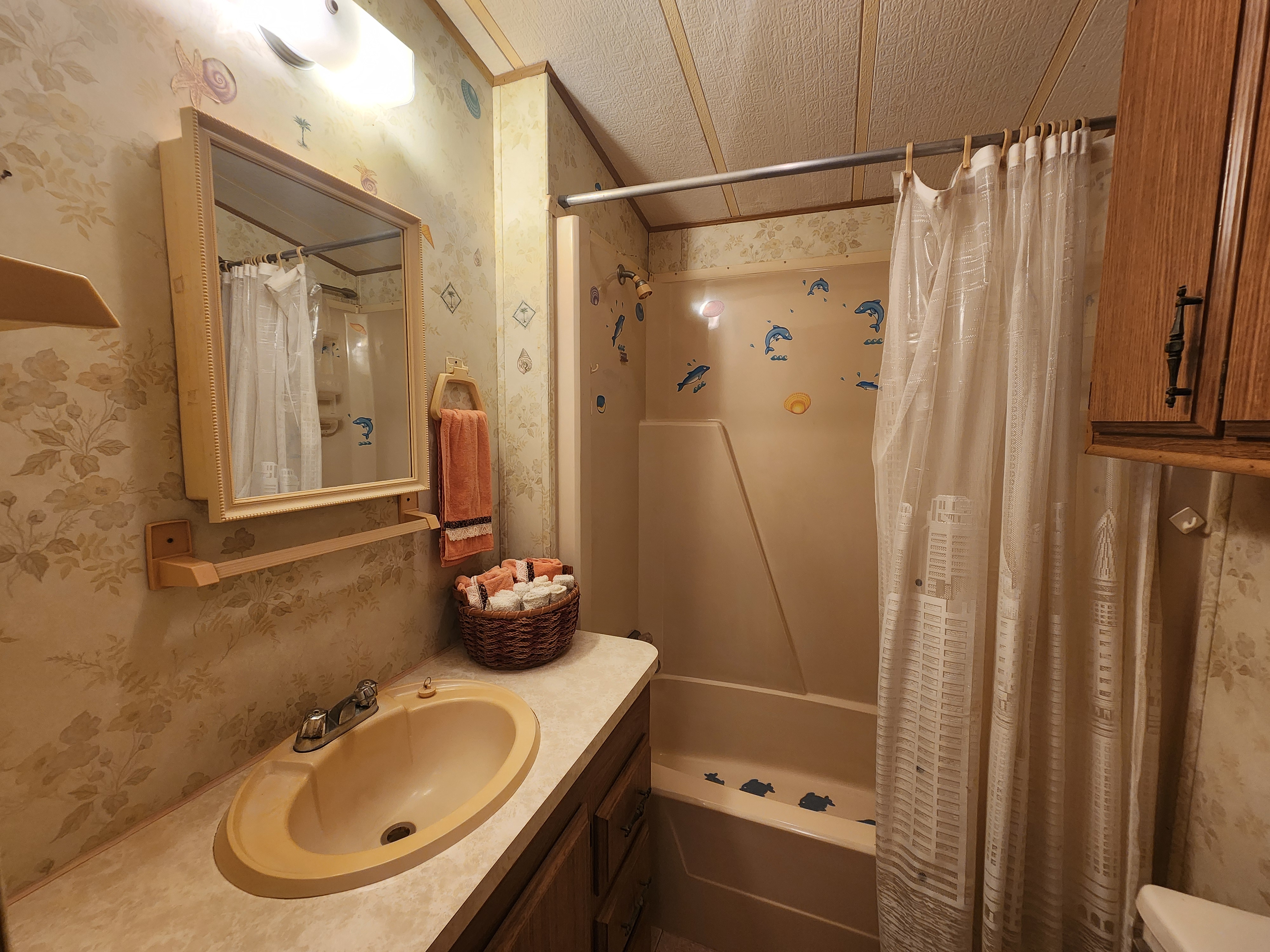 8615 Bayshore Rd, Lot 120, Palmetto, Florida 34221, 1 Bedroom Bedrooms, ,1 BathroomBathrooms,55-Plus Mobile Home,For Sale,Bayshore Rd, Lot 120,4404