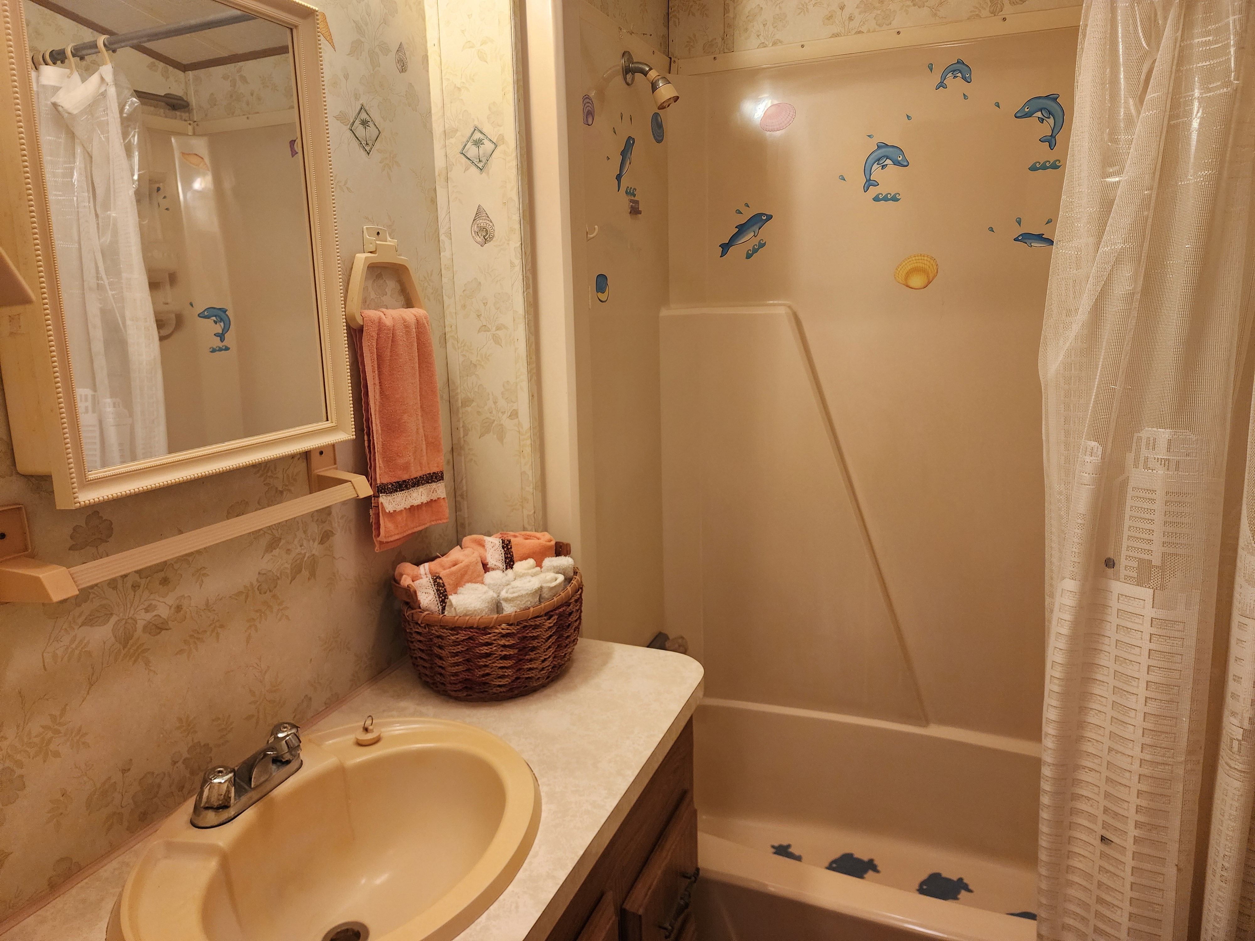 8615 Bayshore Rd, Lot 120, Palmetto, Florida 34221, 1 Bedroom Bedrooms, ,1 BathroomBathrooms,55-Plus Mobile Home,For Sale,Bayshore Rd, Lot 120,4404