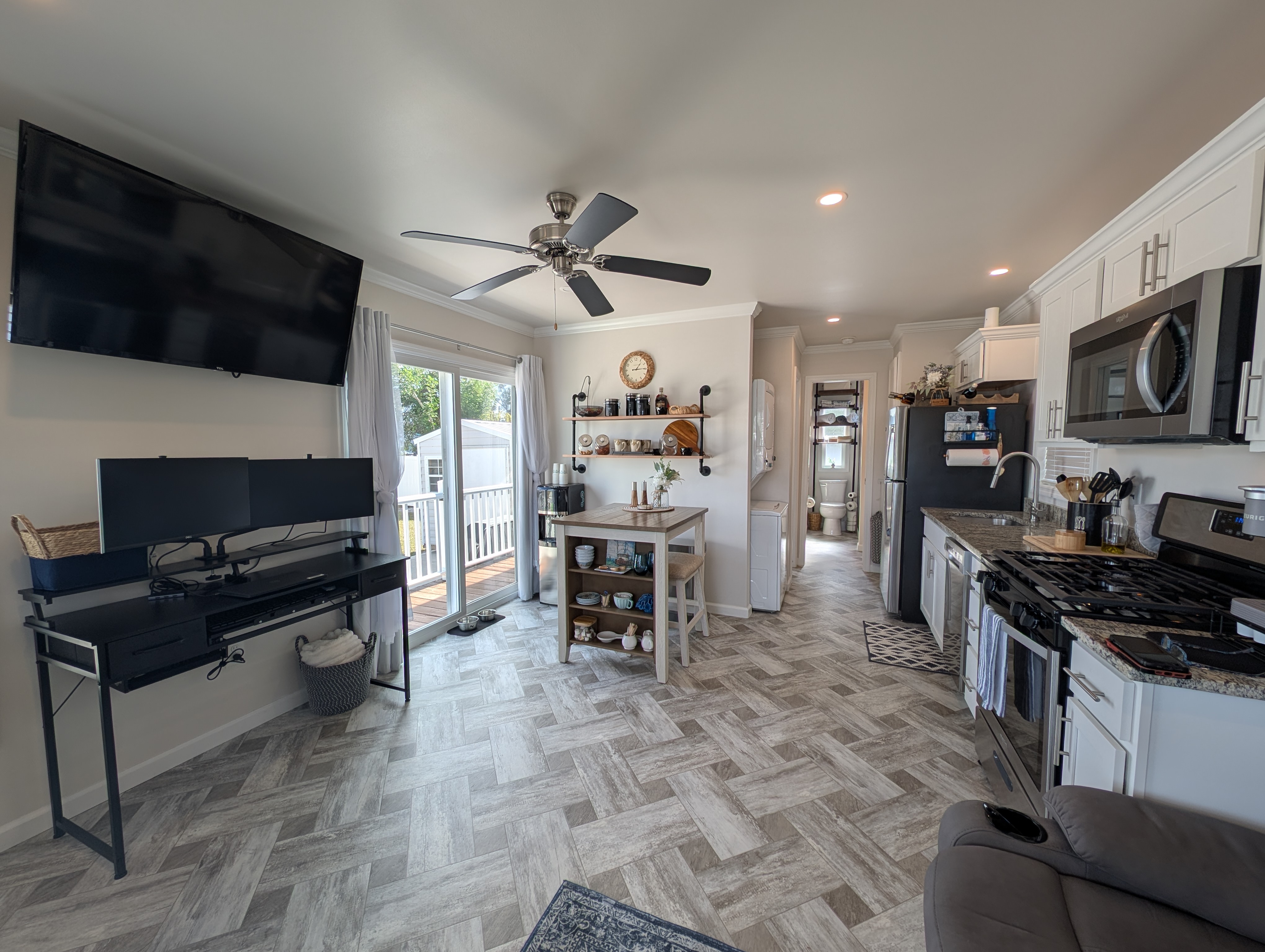 2206 Chaney Dr, Lot 551, Ruskin, Florida 33570, 1 Bedroom Bedrooms, ,1 BathroomBathrooms,55-Plus Mobile Home,For Sale,Chaney Dr, Lot 551,4406