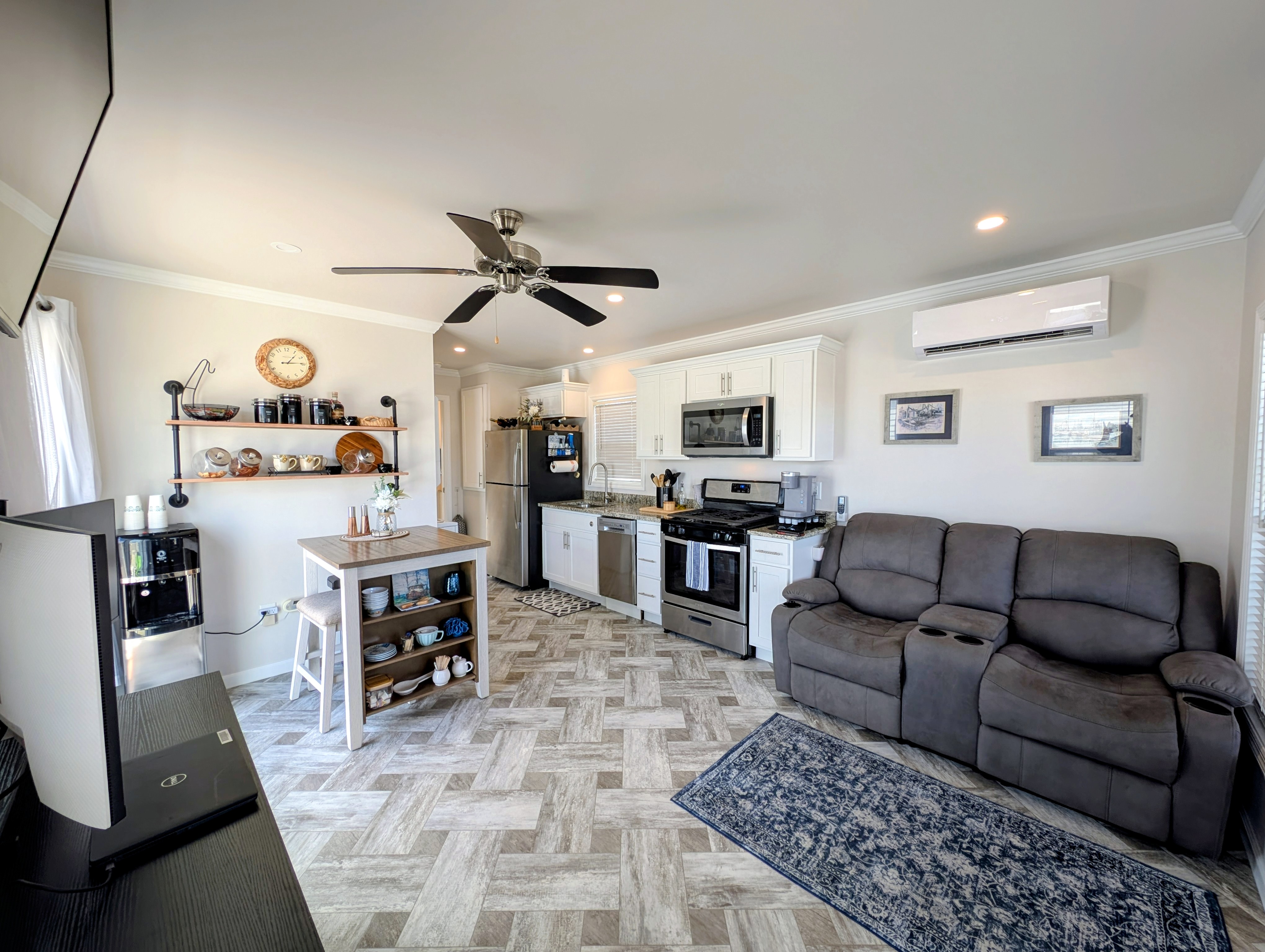 2206 Chaney Dr, Lot 551, Ruskin, Florida 33570, 1 Bedroom Bedrooms, ,1 BathroomBathrooms,55-Plus Mobile Home,For Sale,Chaney Dr, Lot 551,4406