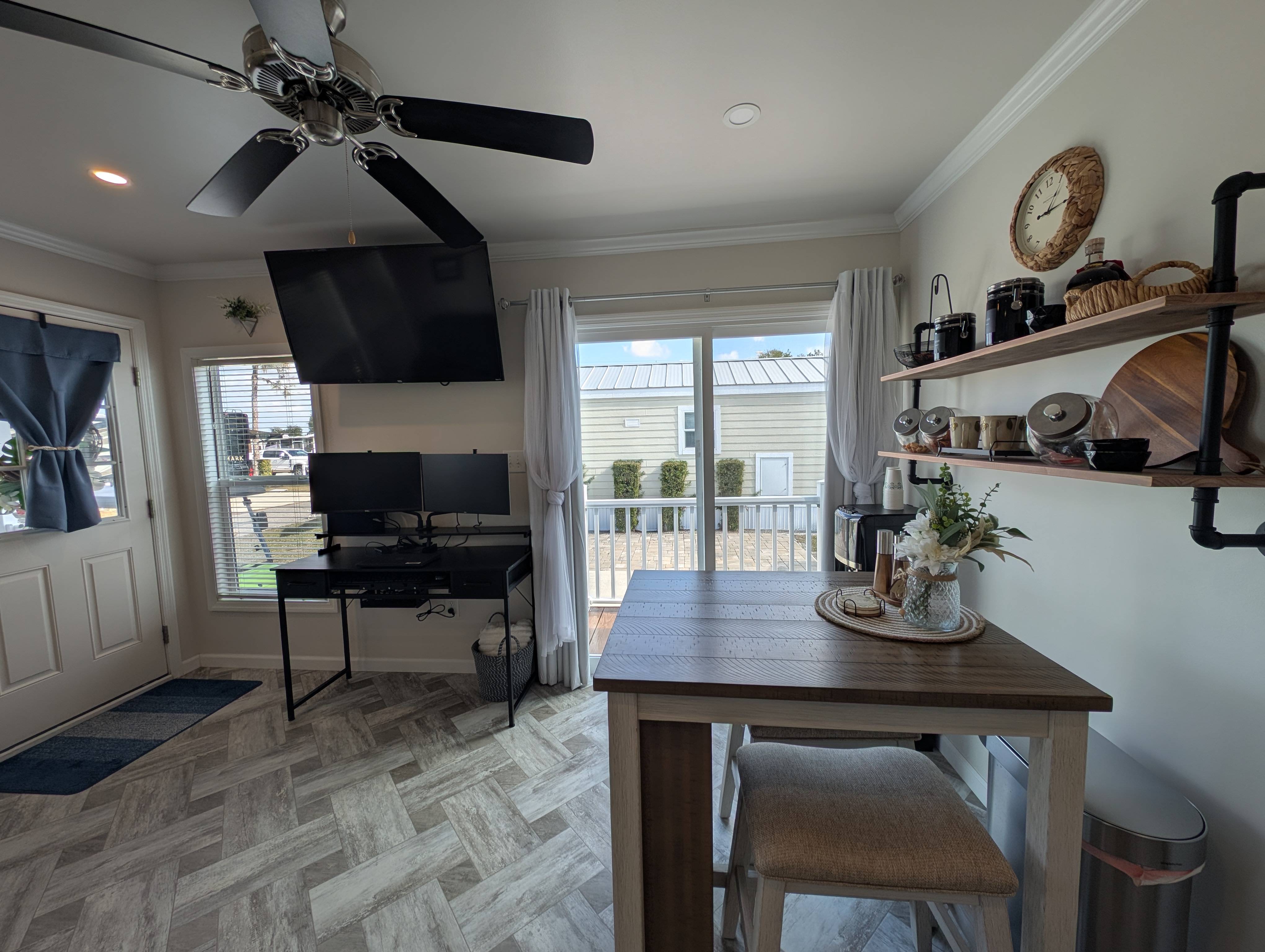 2206 Chaney Dr, Lot 551, Ruskin, Florida 33570, 1 Bedroom Bedrooms, ,1 BathroomBathrooms,55-Plus Mobile Home,For Sale,Chaney Dr, Lot 551,4406