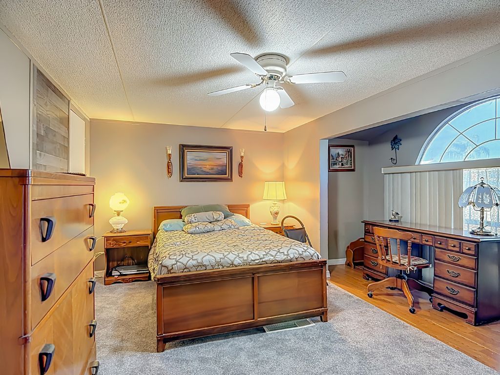 1201 Arizona Ave, Frostproof, Florida 33843, 3 Bedrooms Bedrooms, ,2 BathroomsBathrooms,55-Plus Mobile Home,For Sale,Arizona Ave,4420