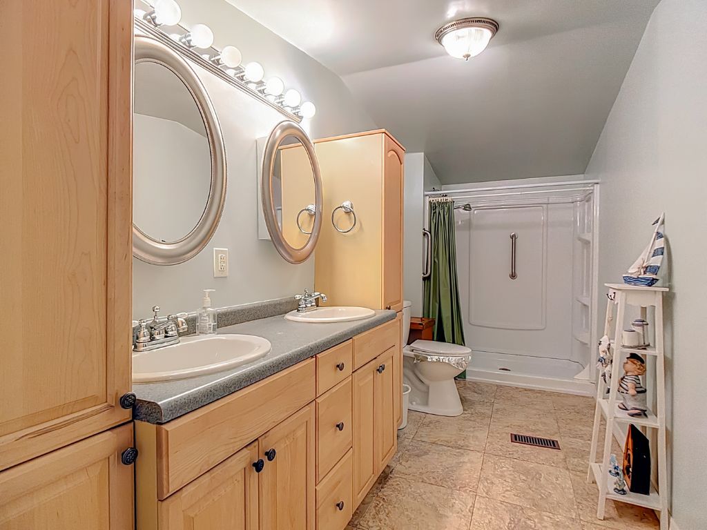 1201 Arizona Ave, Frostproof, Florida 33843, 3 Bedrooms Bedrooms, ,2 BathroomsBathrooms,55-Plus Mobile Home,For Sale,Arizona Ave,4420