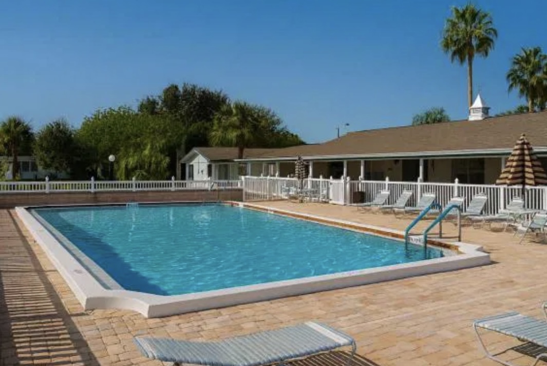 601 Starkey Rd, Lot 29, Largo, Florida 33771, 3 Bedrooms Bedrooms, ,2 BathroomsBathrooms,55-Plus Mobile Home,For Sale,Starkey Rd, Lot 29,4425