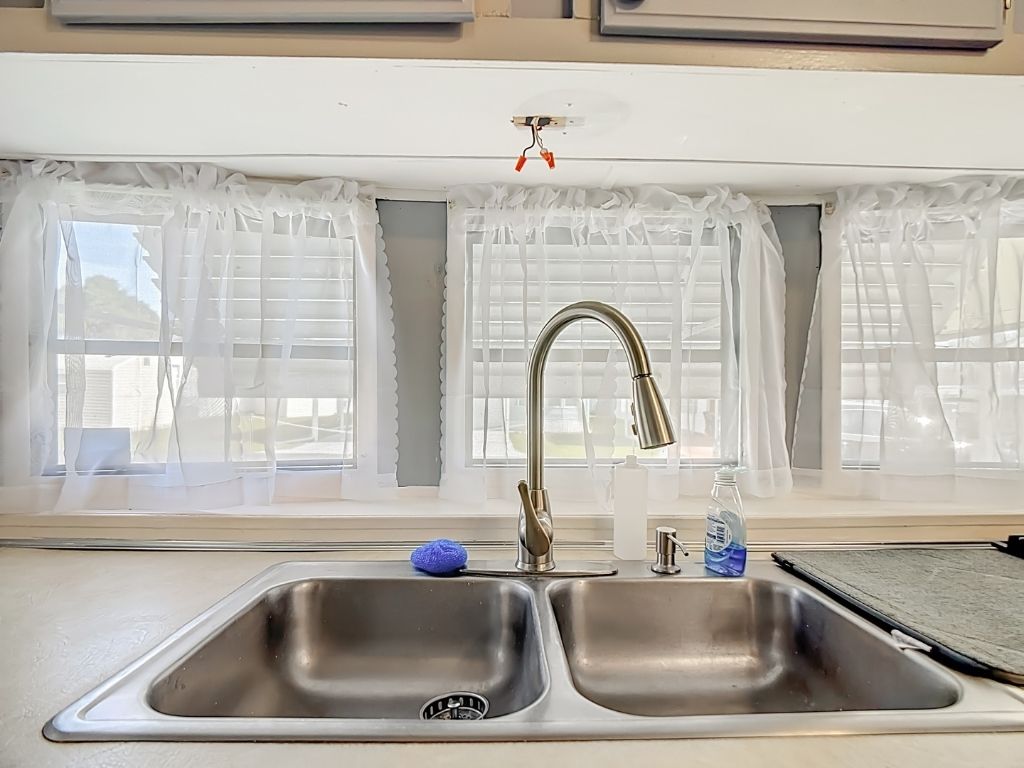 1015 Dundee Rd, Lot 34, Dundee, Florida 33838, 1 Bedroom Bedrooms, ,1 BathroomBathrooms,55-Plus Mobile Home,For Sale,Dundee Rd, Lot 34,4434