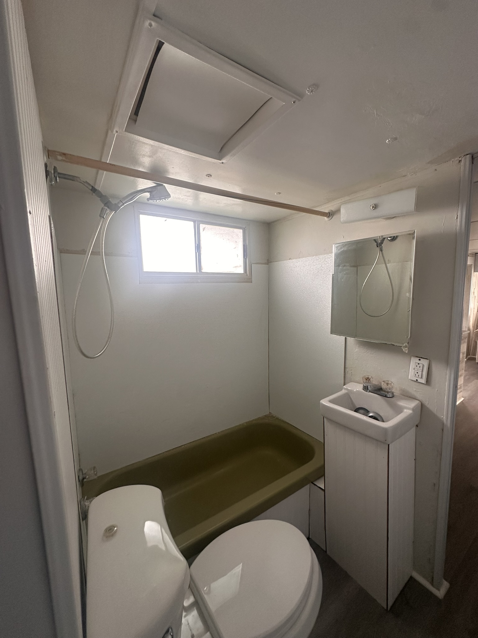 8225 Arevee Dr, Lot 524, New Port Richey, Florida 34653, 1 Bedroom Bedrooms, ,1 BathroomBathrooms,55-Plus Mobile Home,For Sale,Arevee Dr, Lot 524,4437