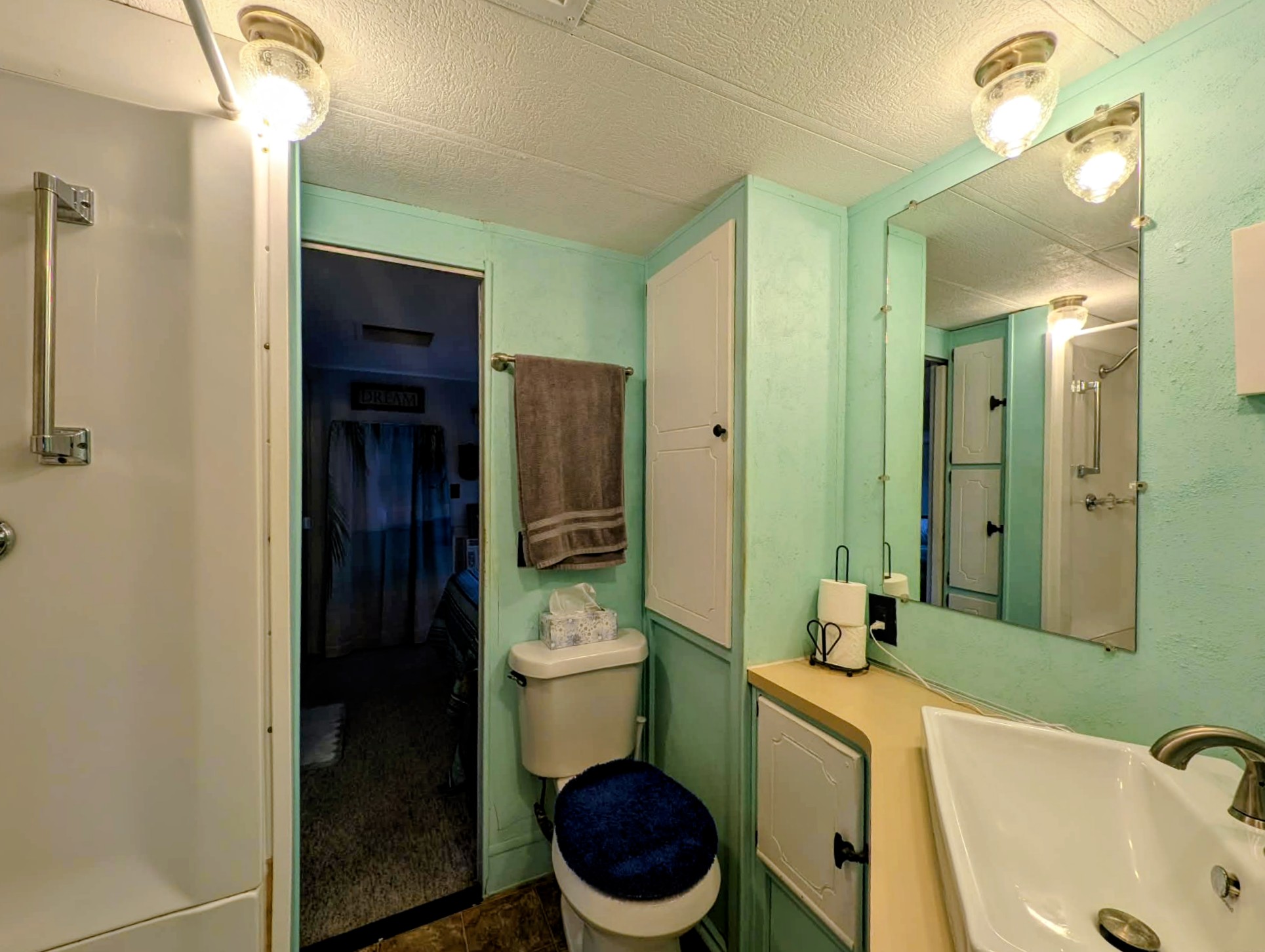 2206 Chaney Dr, Lot 216, Ruskin, Florida 33570, 1 Bedroom Bedrooms, ,1 BathroomBathrooms,55-Plus Mobile Home,For Sale,Chaney Dr, Lot 216,4438