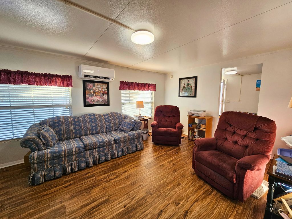 1410 Utah Ave, Frostproof, Florida 33843, 2 Bedrooms Bedrooms, ,1 BathroomBathrooms,55-Plus Mobile Home,For Sale,Utah Ave,4460