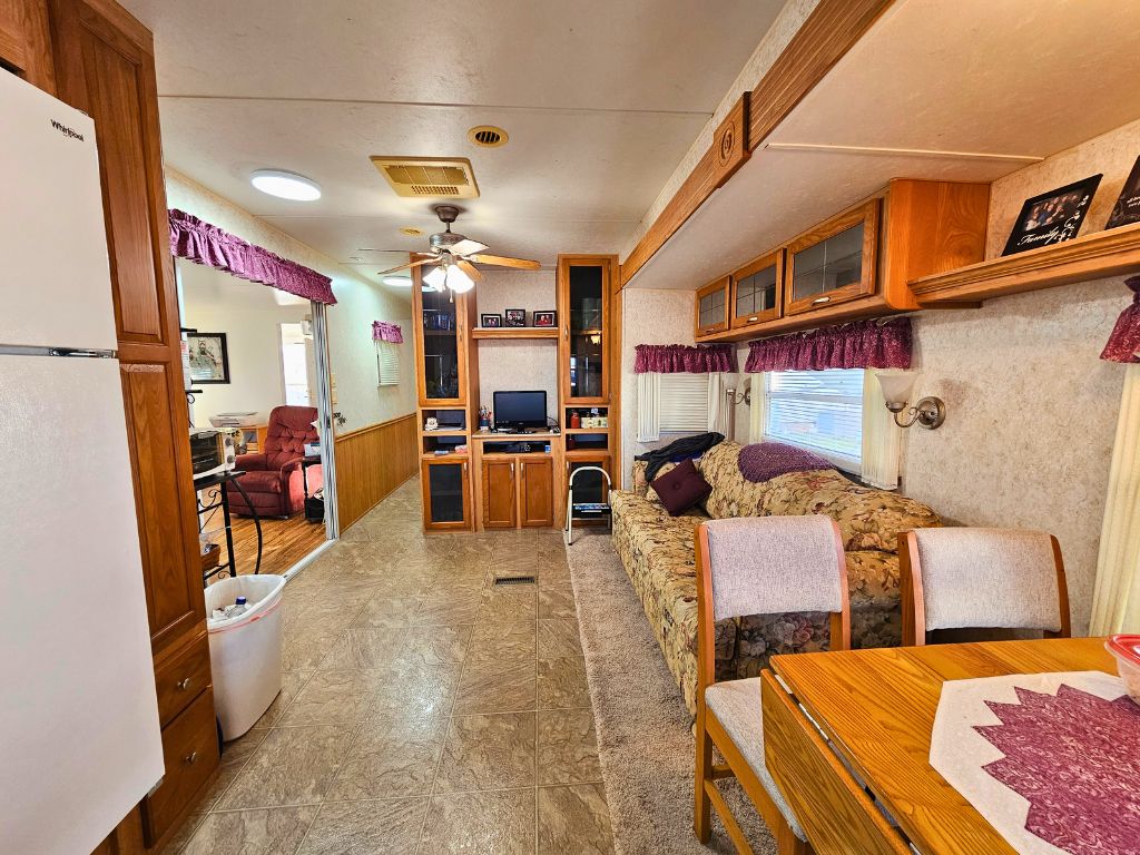 1410 Utah Ave, Frostproof, Florida 33843, 2 Bedrooms Bedrooms, ,1 BathroomBathrooms,55-Plus Mobile Home,For Sale,Utah Ave,4460