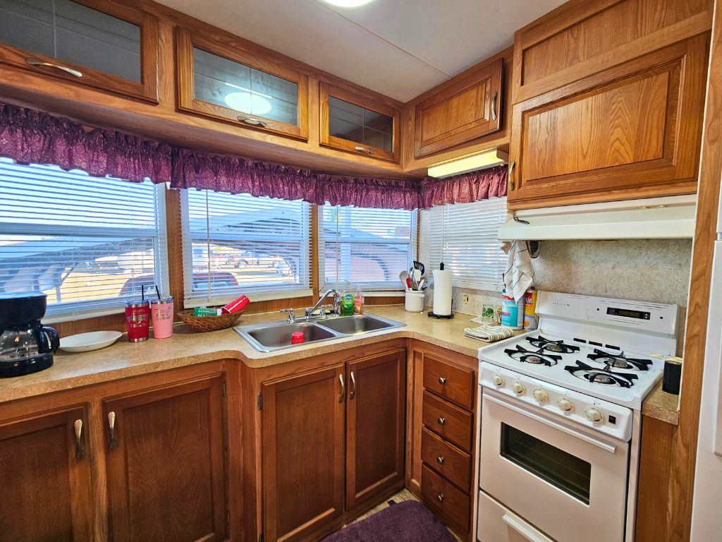 1410 Utah Ave, Frostproof, Florida 33843, 2 Bedrooms Bedrooms, ,1 BathroomBathrooms,55-Plus Mobile Home,For Sale,Utah Ave,4460