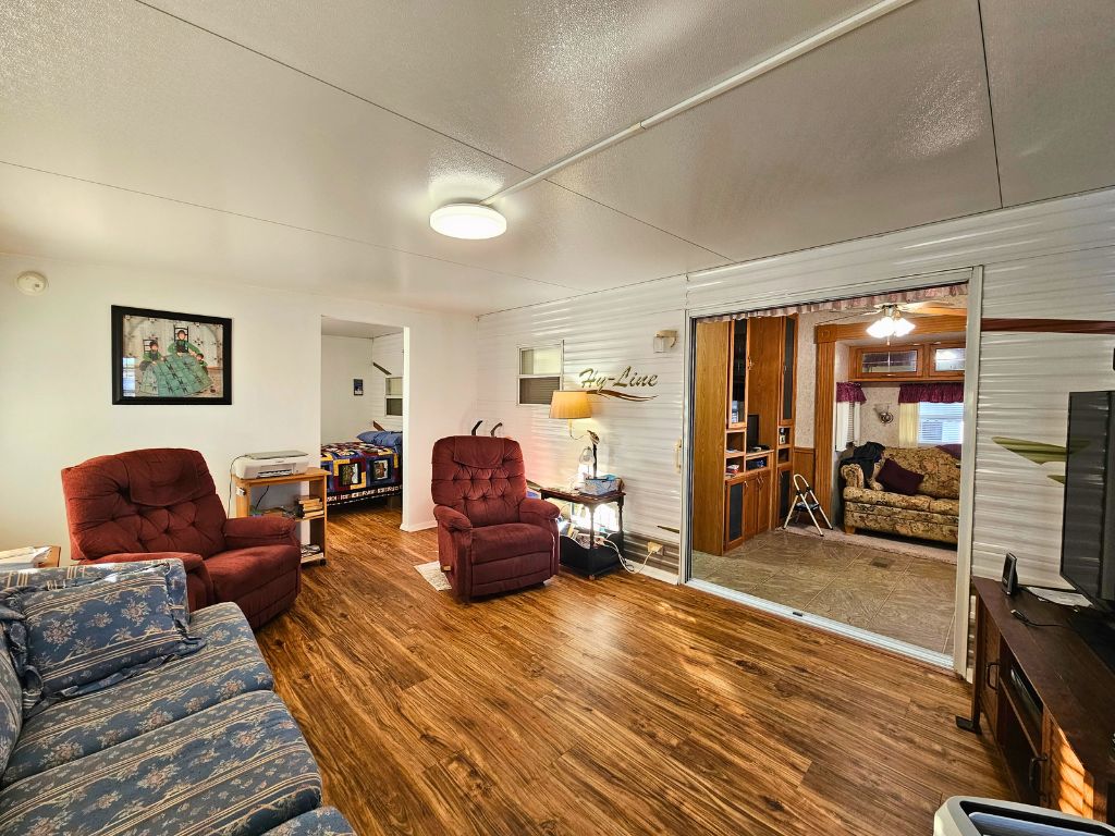 1410 Utah Ave, Frostproof, Florida 33843, 2 Bedrooms Bedrooms, ,1 BathroomBathrooms,55-Plus Mobile Home,For Sale,Utah Ave,4460