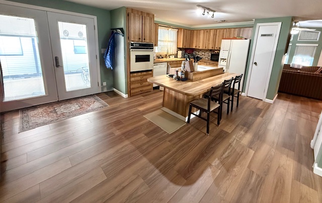 100 Hampton Rd, Lot 102, Clearwater, Florida 33759, 2 Bedrooms Bedrooms, ,2 BathroomsBathrooms,55-Plus Mobile Home,For Sale,Hampton Rd, Lot 102,4467