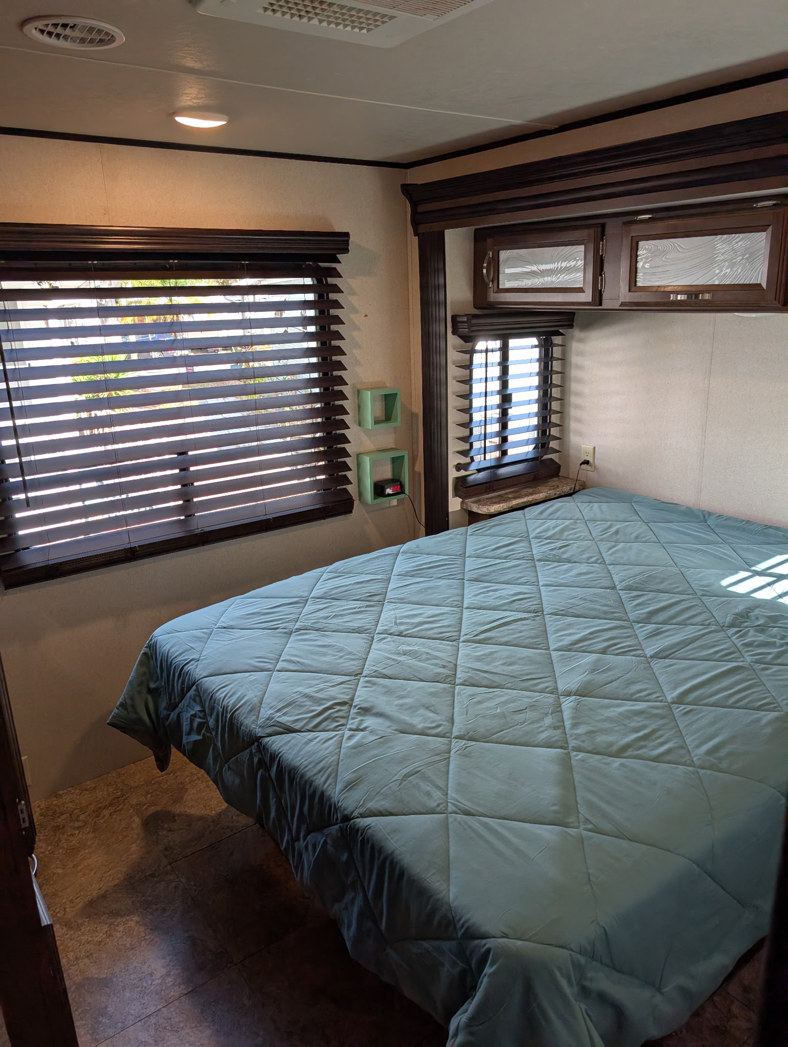 5009 Devil Ray Court, Ruskin, Florida 33570, 2 Bedrooms Bedrooms, ,1 BathroomBathrooms,55-Plus Mobile Home,For Sale,Devil Ray Court,4497