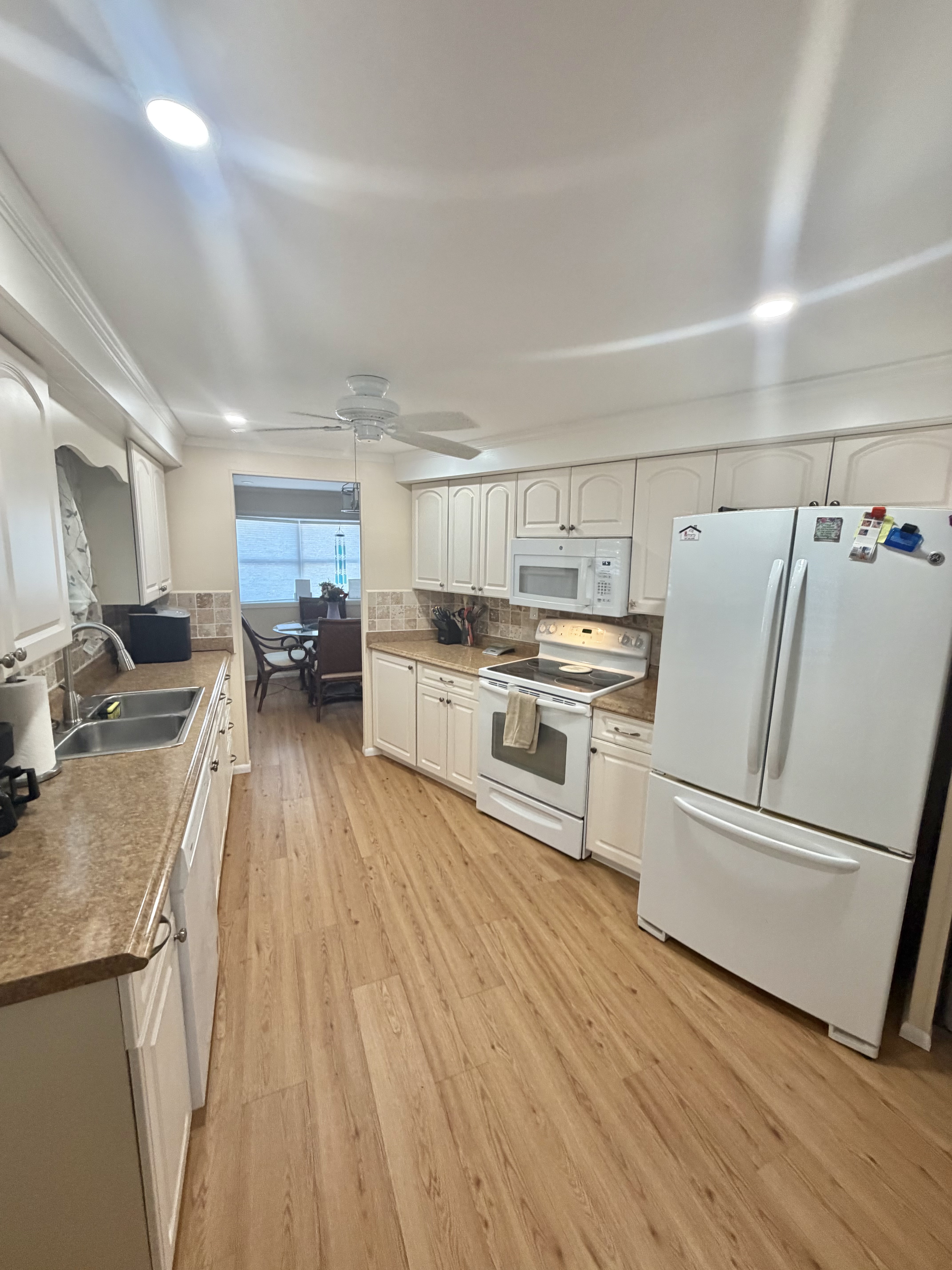 924 Zacapa Ave, Venice, Florida 34285, 2 Bedrooms Bedrooms, ,2 BathroomsBathrooms,55-Plus Mobile Home,For Sale,Zacapa Ave,4507