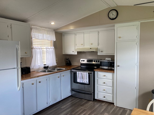 944 Reynolds Road, Lot 35, Lakeland, Florida 33801, 2 Bedrooms Bedrooms, ,1 BathroomBathrooms,55-Plus Mobile Home,For Sale,Reynolds Road, Lot 35,4509