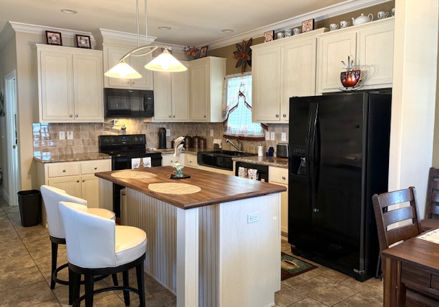 100 Hampton Rd, Lot 122, Clearwater, Florida 33759, 3 Bedrooms Bedrooms, ,2 BathroomsBathrooms,55-Plus Mobile Home,For Sale,Hampton Rd, Lot 122,4510