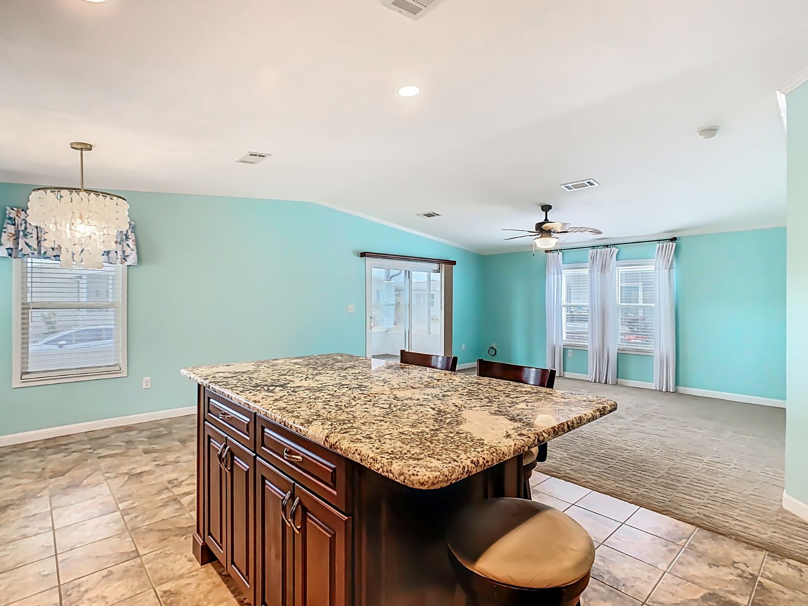 618 Sunset Circle, Frostproof, Florida 33843, 2 Bedrooms Bedrooms, ,2 BathroomsBathrooms,55-Plus Mobile Home,For Sale,Sunset Circle,4512