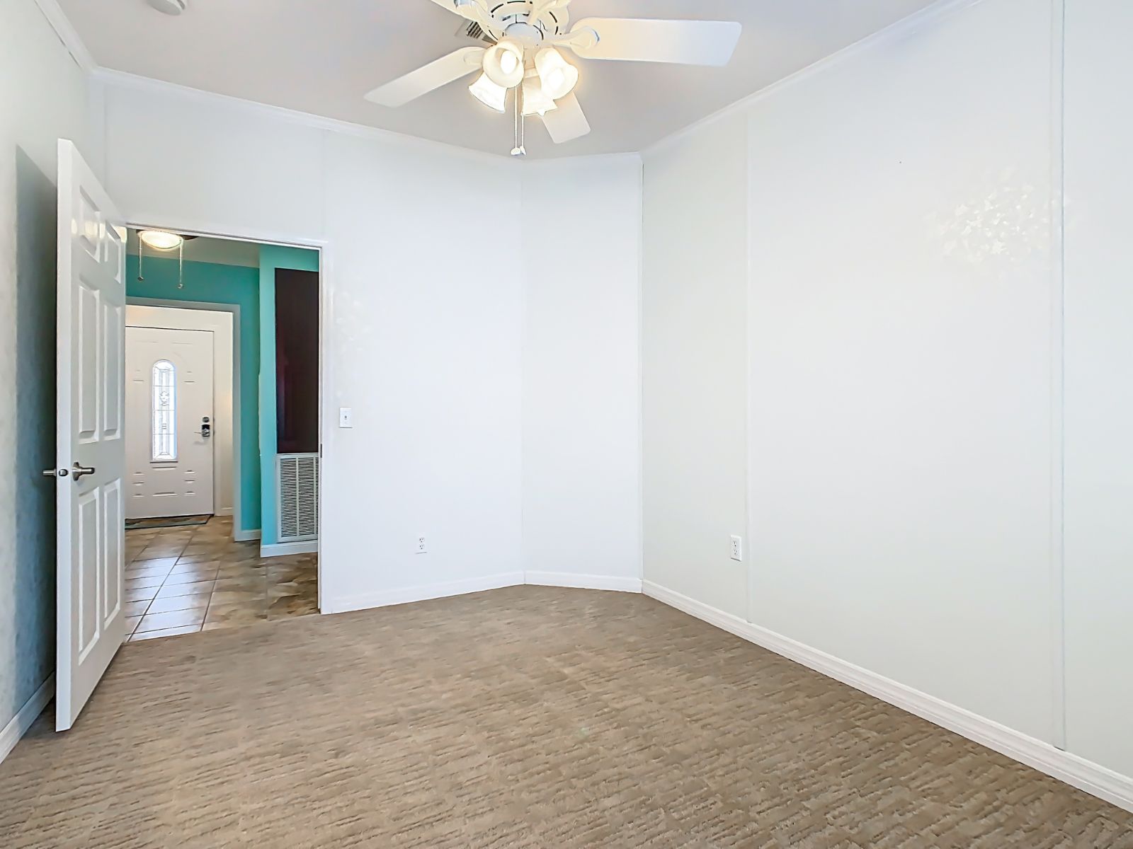 618 Sunset Circle, Frostproof, Florida 33843, 2 Bedrooms Bedrooms, ,2 BathroomsBathrooms,55-Plus Mobile Home,For Sale,Sunset Circle,4512