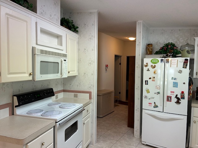 6821 Coconut Grove Circle, Ellenton, Florida 34222, 2 Bedrooms Bedrooms, ,2 BathroomsBathrooms,55-Plus Mobile Home,For Sale,Coconut Grove Circle,4531