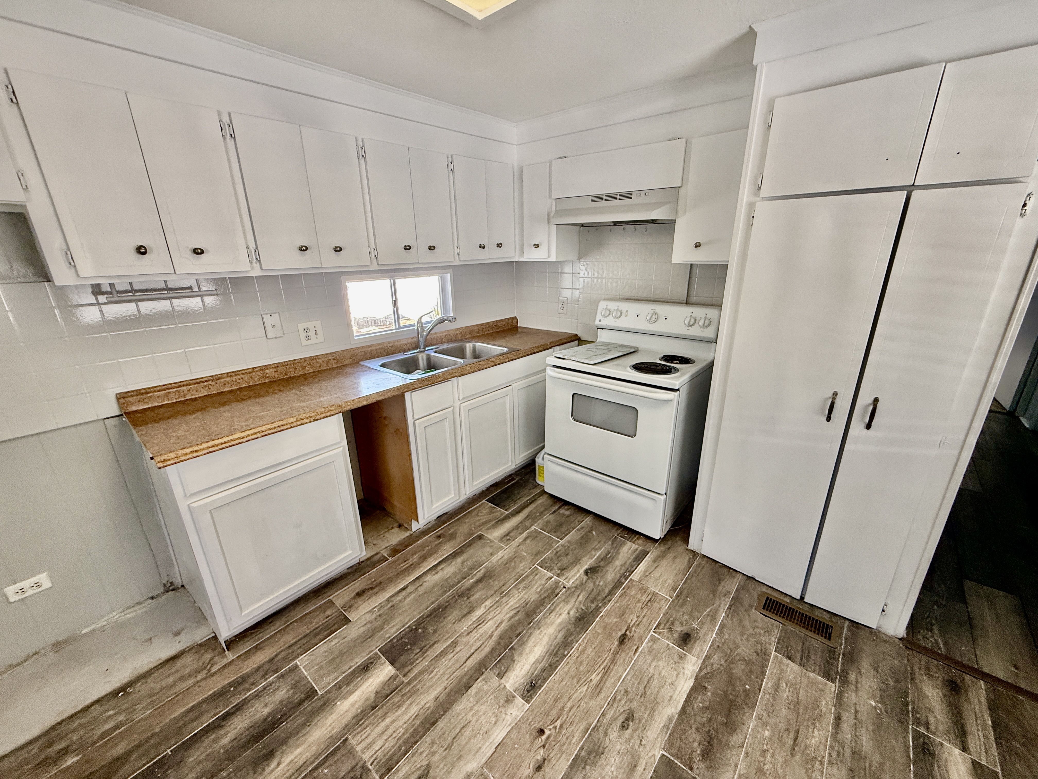 7349 Ulmerton Rd, Lot 301, Largo, Florida 33771, 2 Bedrooms Bedrooms, ,1 BathroomBathrooms,55-Plus Mobile Home,For Sale,Ulmerton Rd, Lot 301,4539